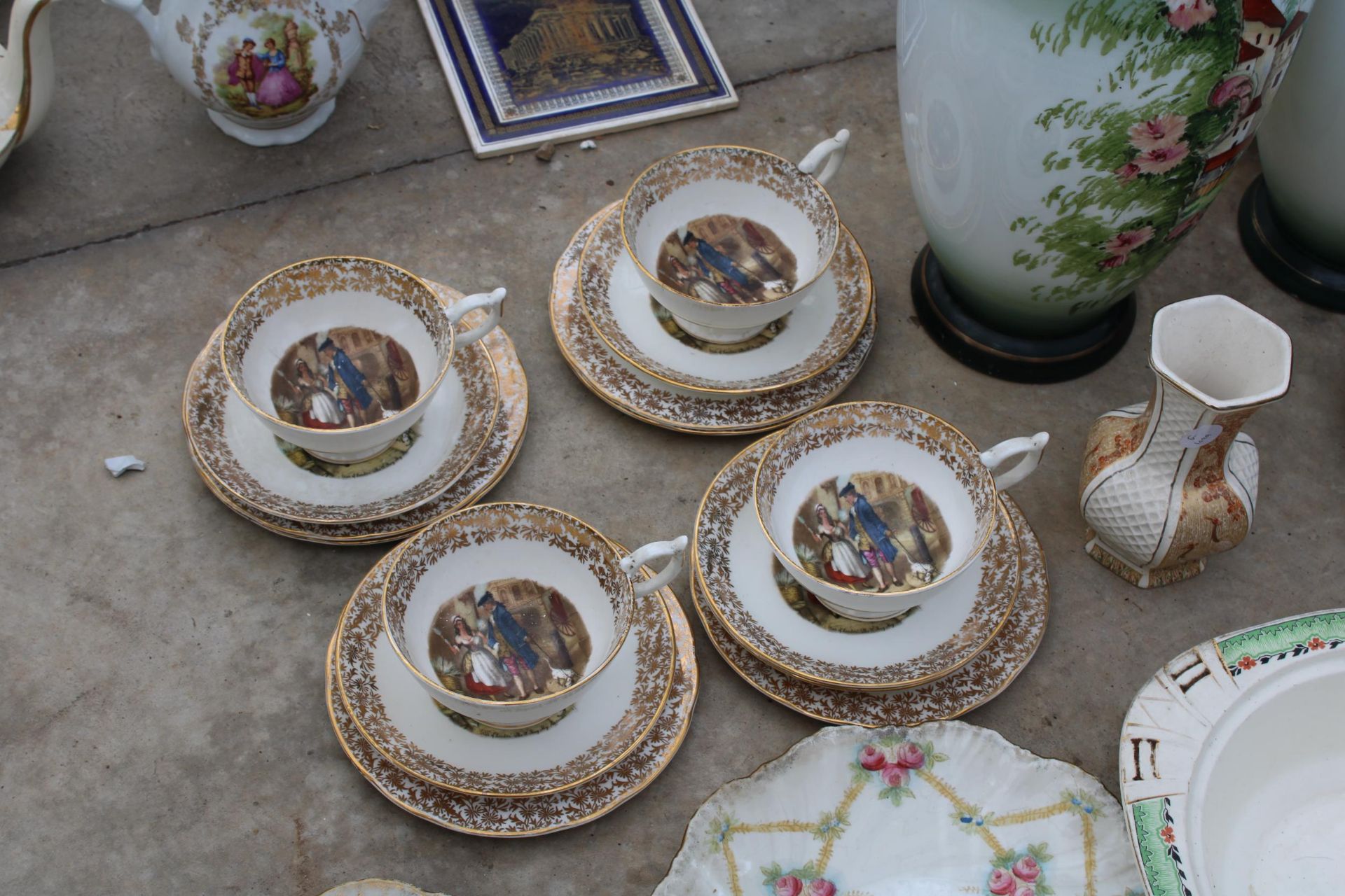 AN ASSORTMENT OF CERAMICS TO INCLUDE PLATES, A PAIR OF VASES AND TRIOS ETC - Image 3 of 4