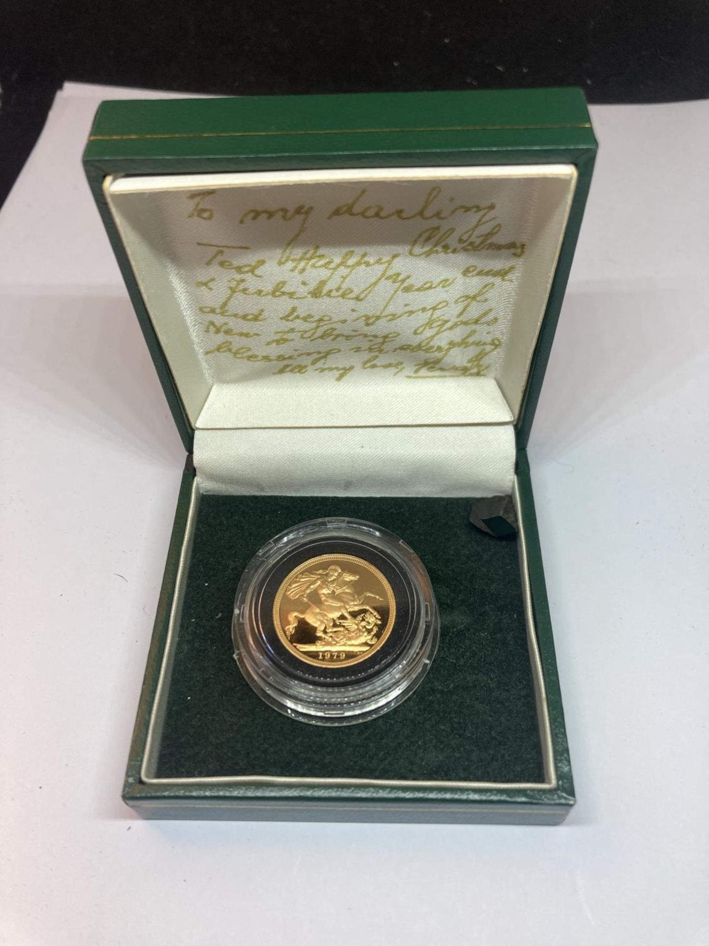 A 1979 GOLD SOVEREIGN QUEEN ELIZABETH II IN A PRESENTATION BOX