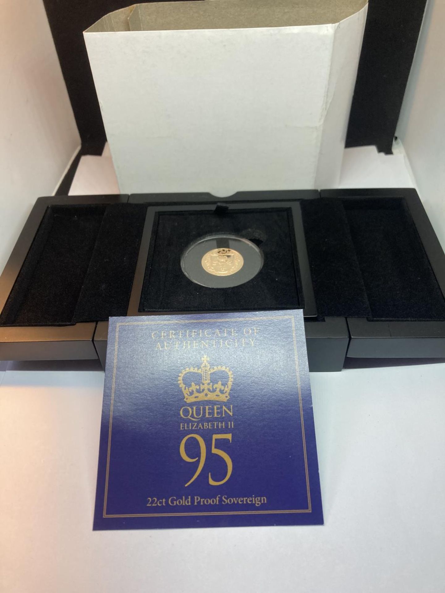 A 2021 QE2 95TH BIRTHDAY ISLE OF MAN GOLD PROOF SOVEREIGN LIMITED EDITION NUMBER 540 OF 995