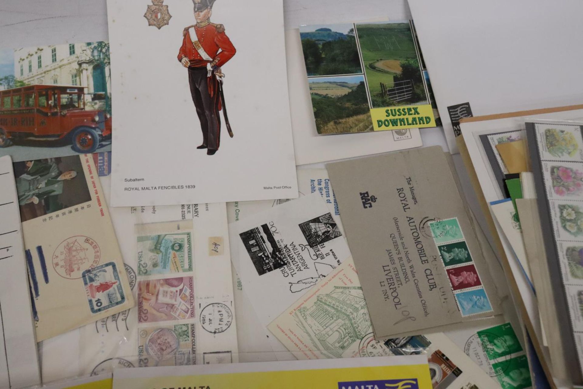 A MIXED LOT OF STAMPS IN A SHOE BOX TO INCLUDE CLUB BOOKS FEATURING : NZ, FIJI, GAMBIA, SWITZERLAND, - Image 6 of 7