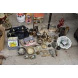 A LARGE ASSORTMENT OF ITEMS TO INCLUDE A BRASS DOOR NOCKER, TILES AND BRASS TRINKET BOXES ETC