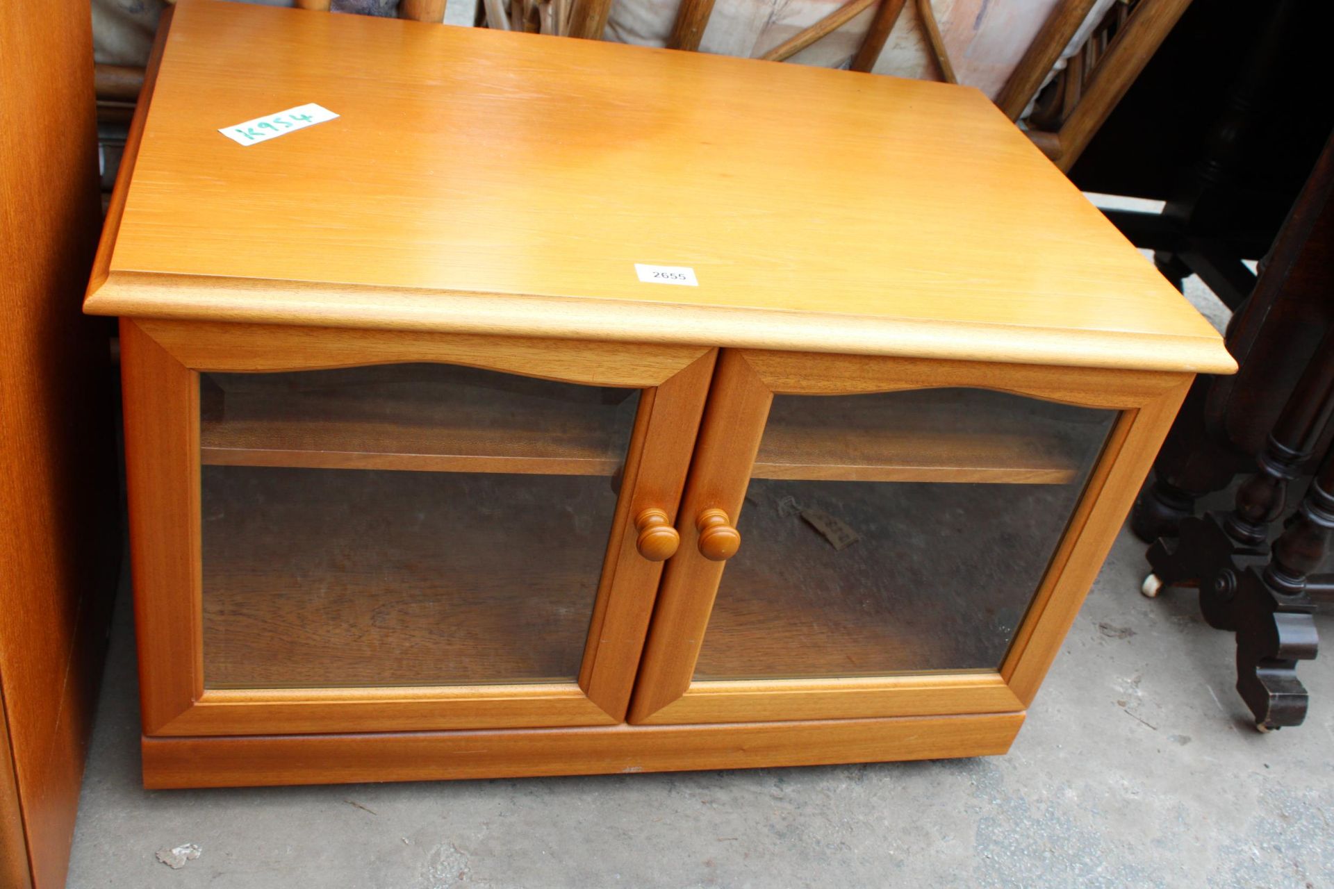 A RETRO TEAK SUTCLIFFE CABINET AND STAND - Bild 4 aus 4