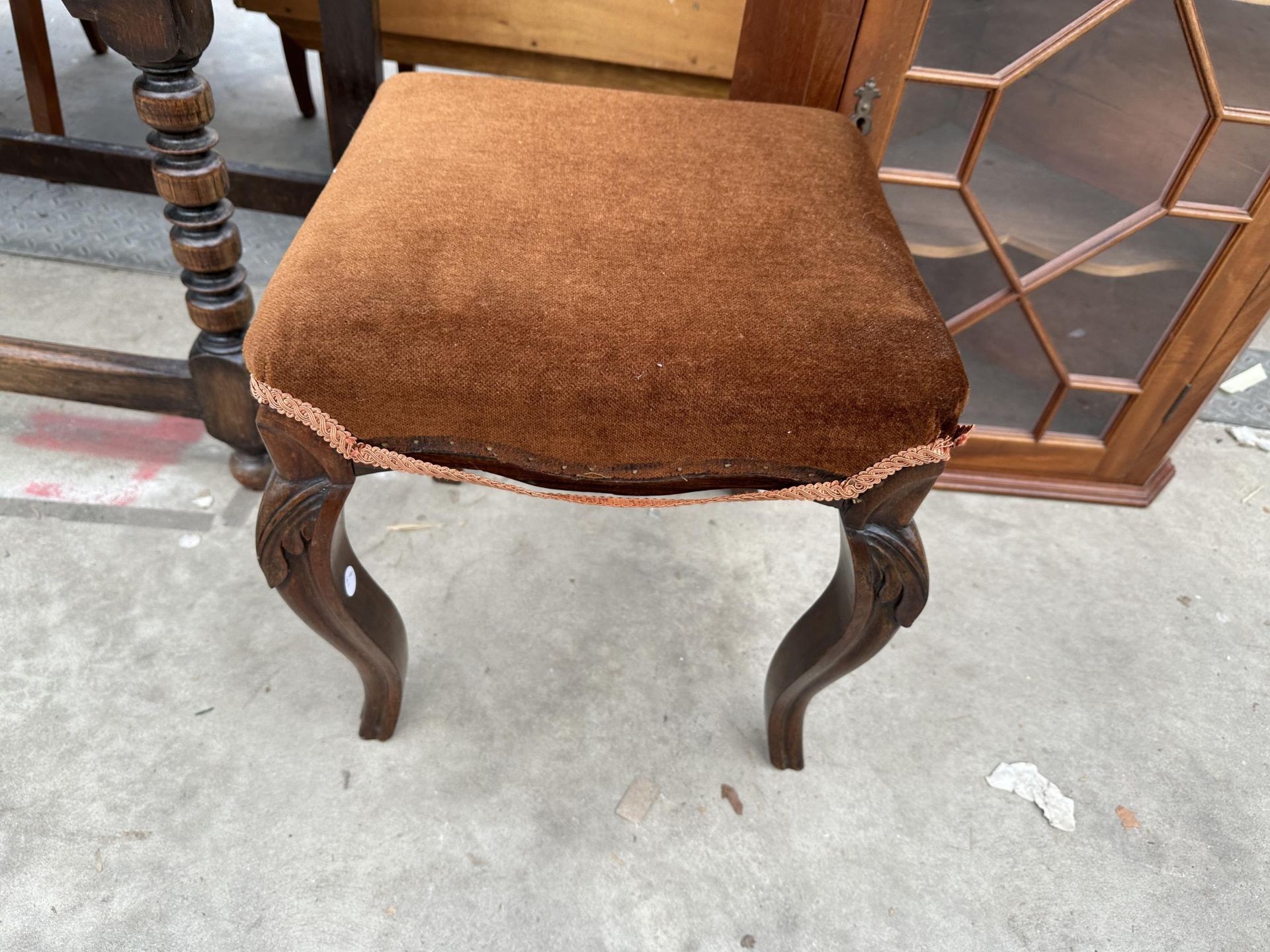 A VICTORIAN STYLE STOOL AND ASTRAGAL GLAZED CORNER CUPBOARD - Image 3 of 3