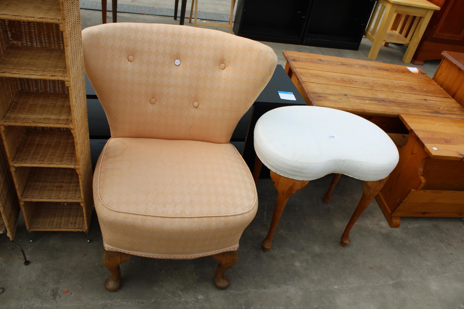 A MODERN CABRIOLE LEG BEDROOM CHAIR AND KIDNEY SHAPED STOOL