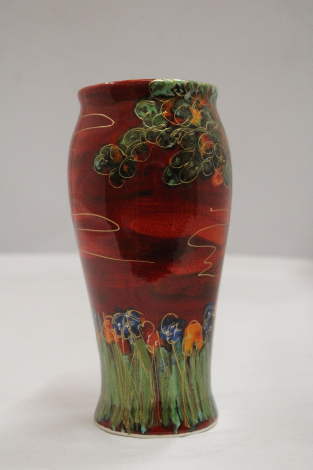 AN ANITA HARRIS FOX VASE SIGNED IN GOLD - Image 5 of 6