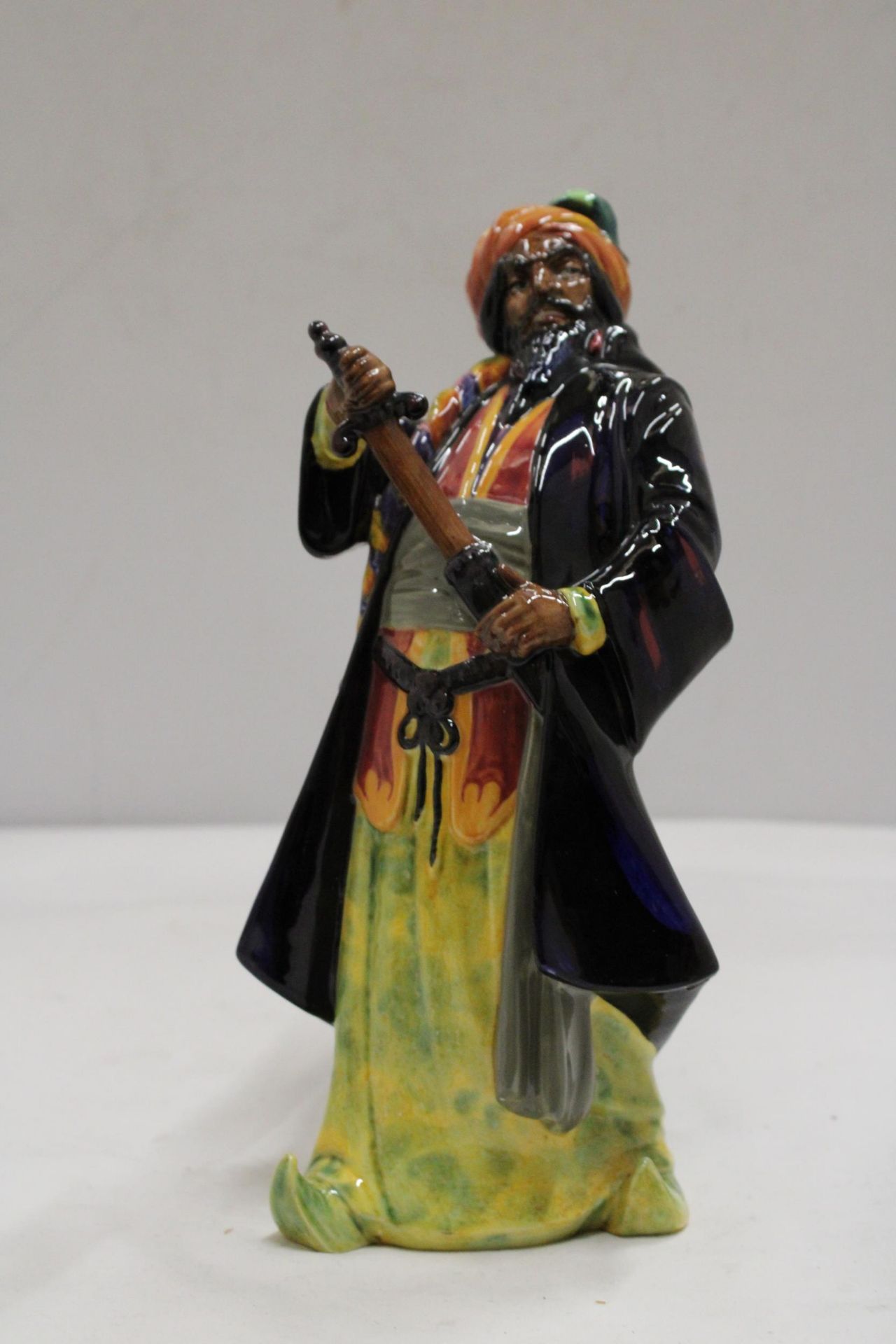 A ROYAL DOULTON FIGURE "BLUE BEARD" HN 2105 - Image 2 of 6