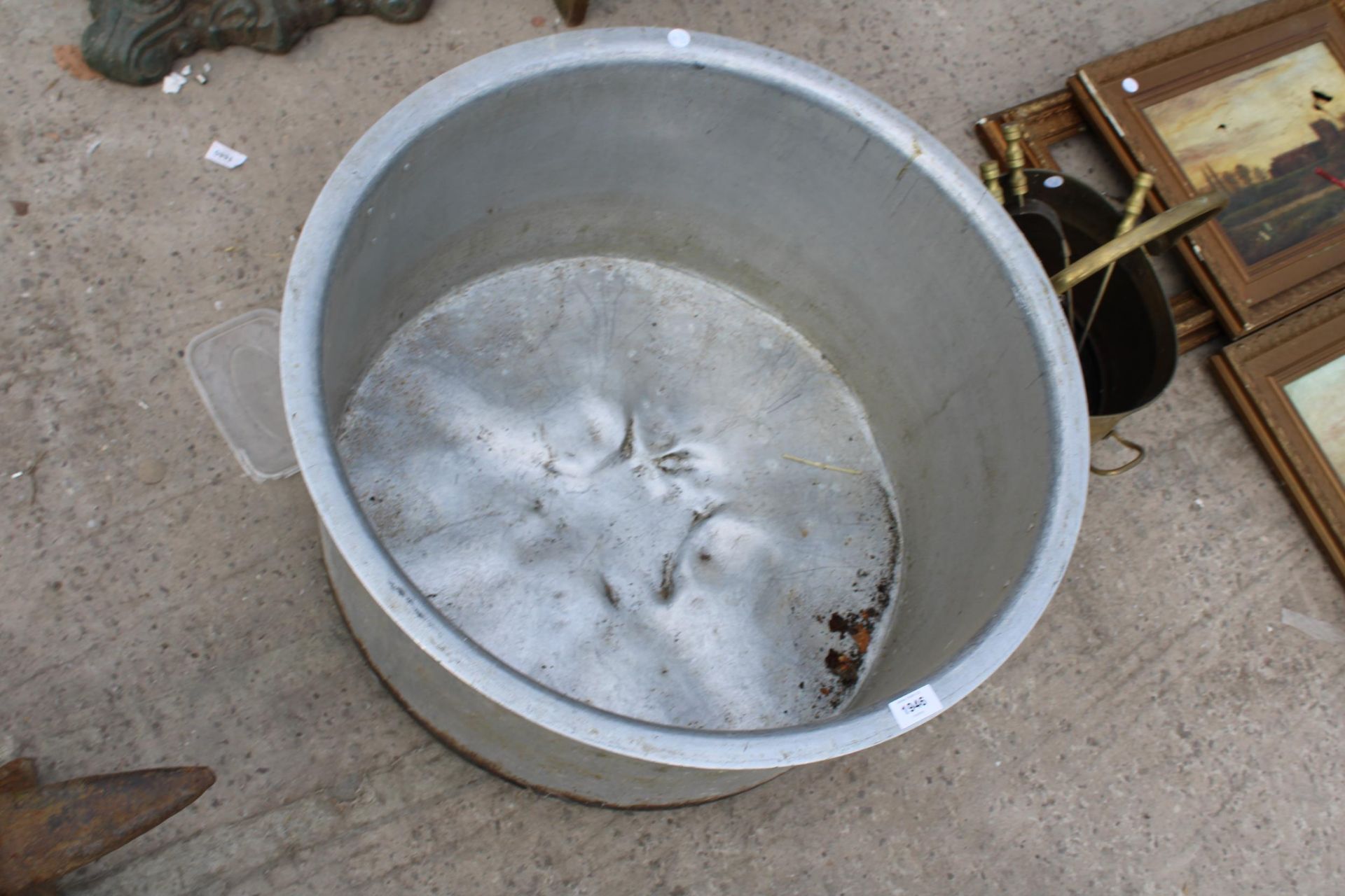 A LARGE STAINLESS STEEL COOKING POT - Bild 2 aus 2