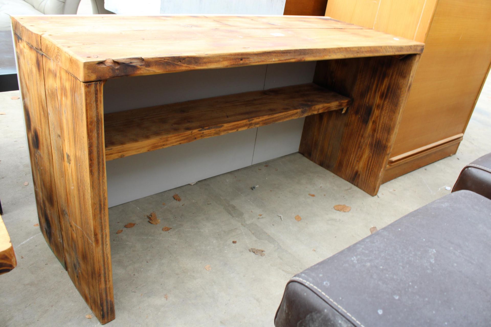 A MODERN PLANK TOP TABLE WITH UNDER SHELF 47" X 17" - Image 2 of 3