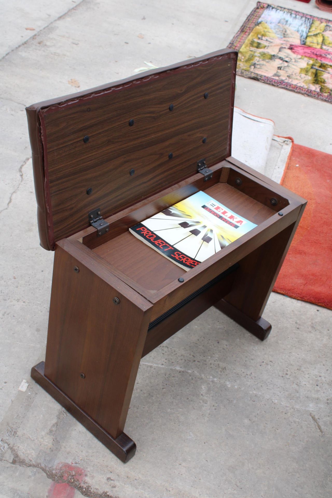 AN ELKA ELECTRIC ORGAN AND STOOL - Image 7 of 9