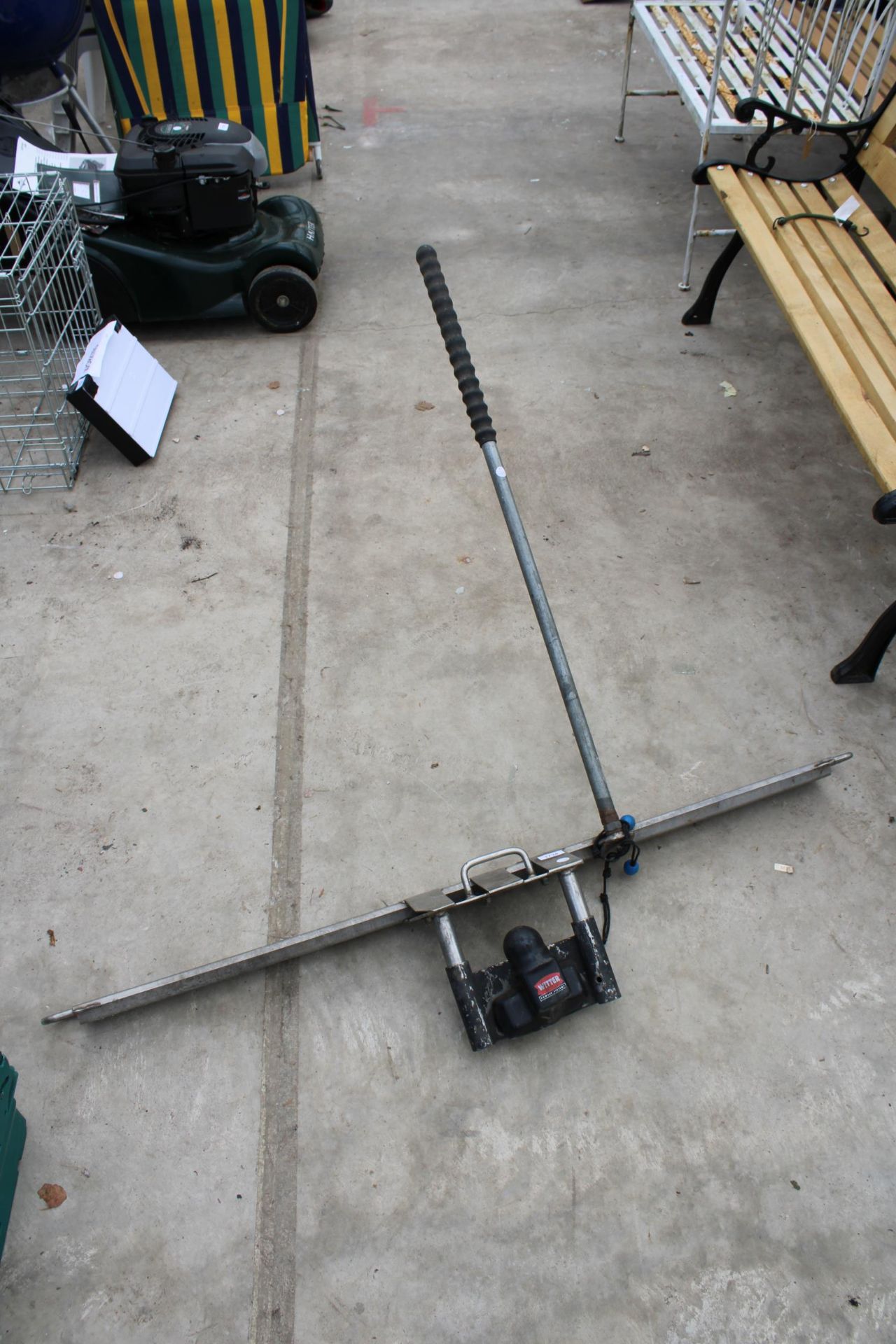 A METAL VEHICLE TOW BAR EXTENSION TOOL