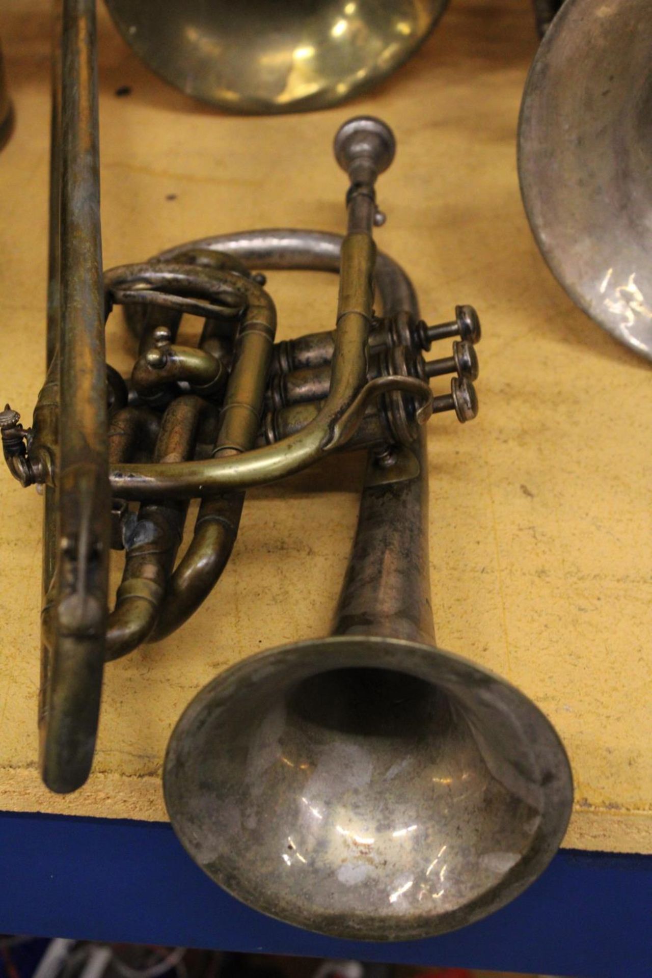 THREE VINTAGE MUSICAL INSTRUMENTS TO INCLUDE A CORNET, BARITONE TENOR HORN AND TROMBONE - Image 2 of 6