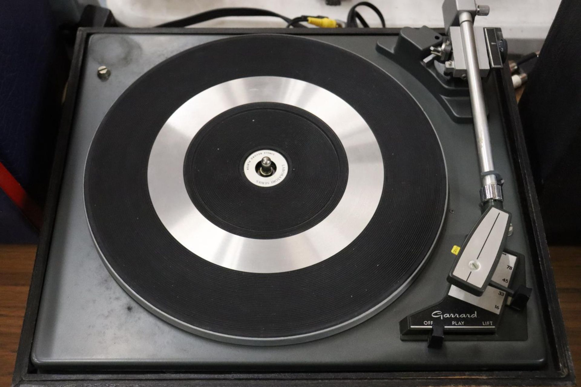 A VINTAGE GARRARD RECORD PLAYER WITH A GARRARD DECK CARTRIDGE HOLDER - Image 4 of 4