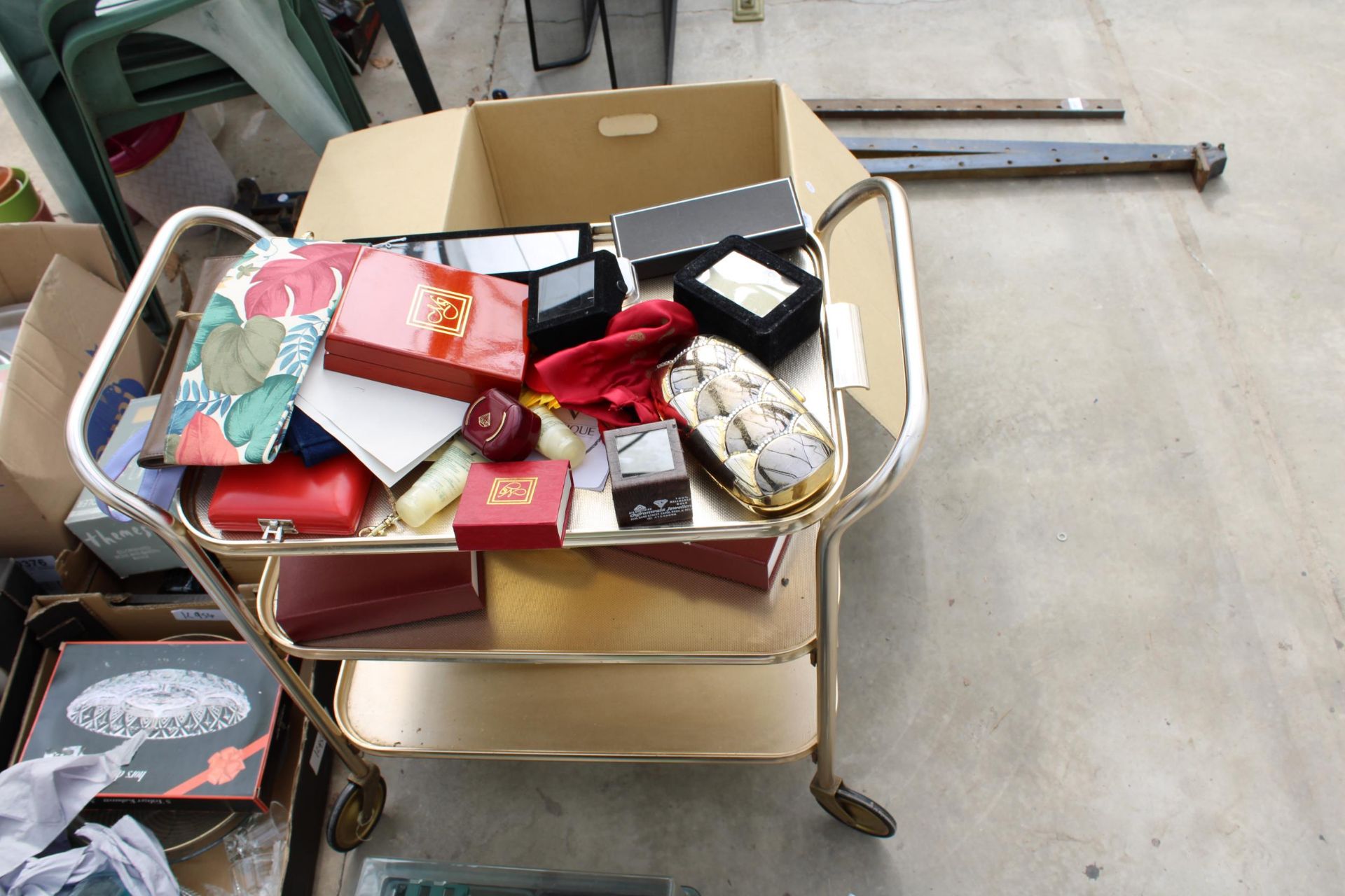 AN ASSORTMENT OF ITEMS TO INCLUDE A TEA TROLLY, LIGHT FITTINGS AND JEWELLERY BOXES ETC - Image 2 of 4