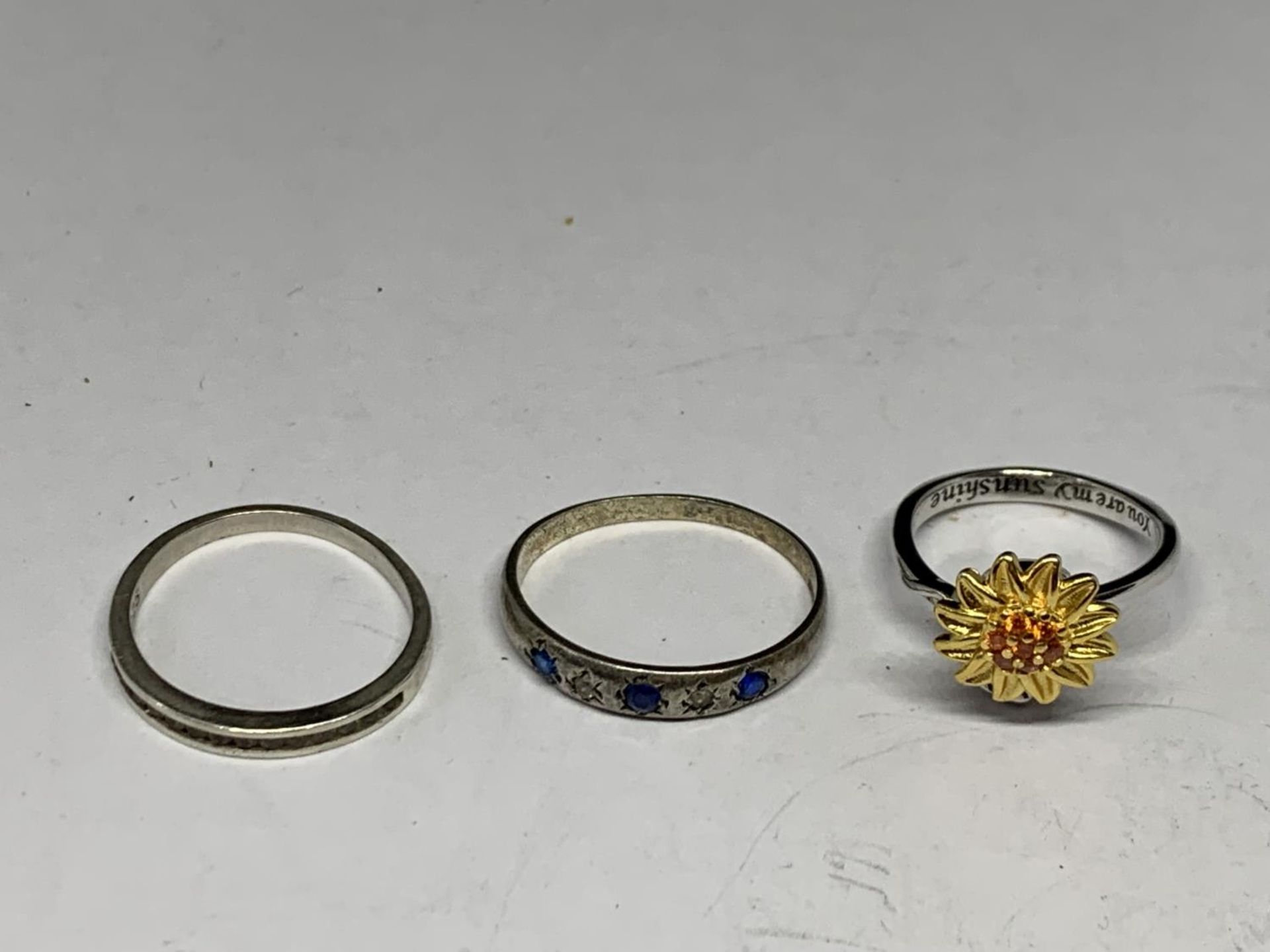 FIVE SILVER RINGS - Image 2 of 3