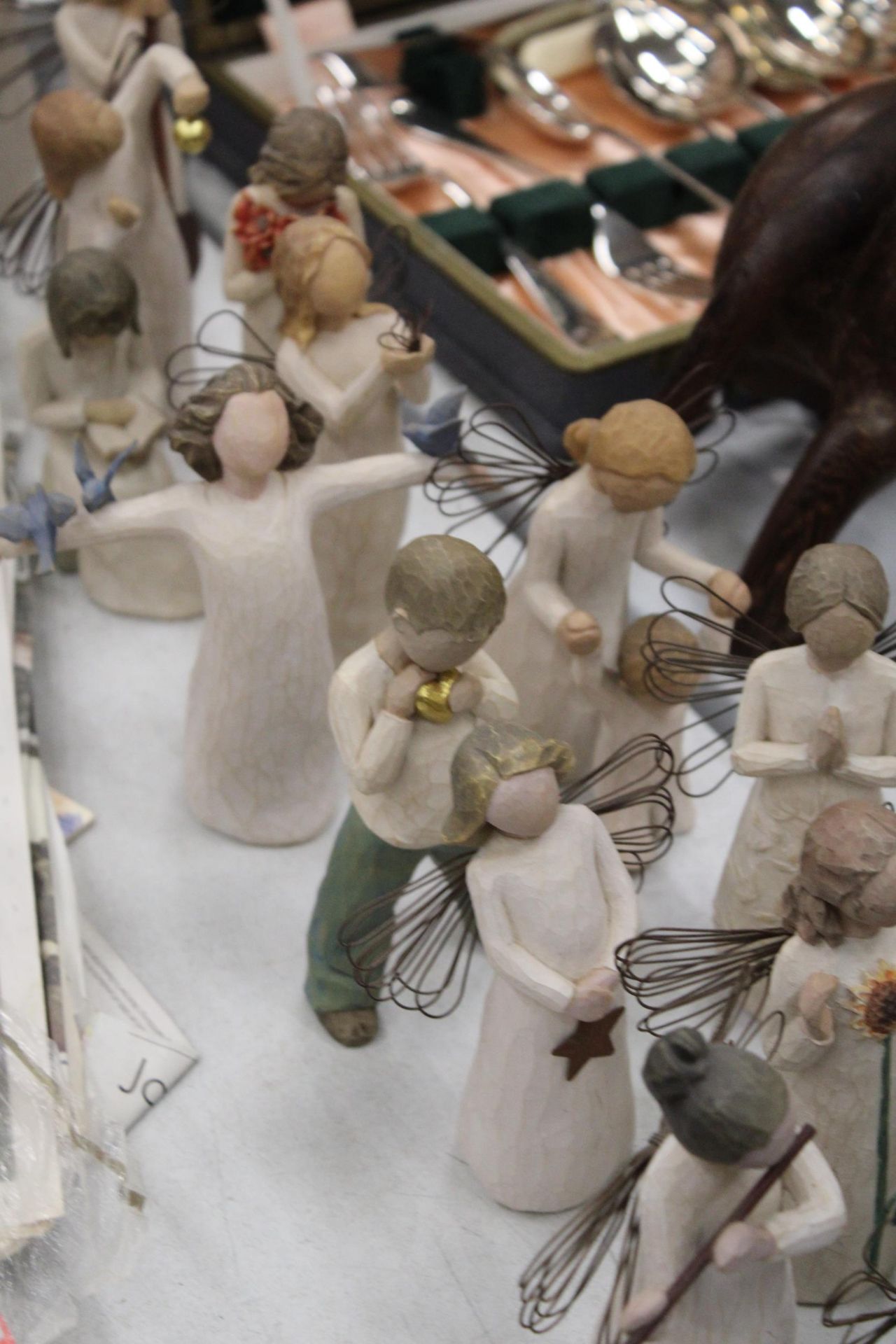 A COLLECTION OF SEVENTEEN 'WILLOW TREE' FIGURES - Image 3 of 7