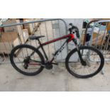 A FORME ALPORT 29.3 MOUNTAIN BIKE WITH FRONT SUSPENSION, DISC BRAKES AND 24 SPEED GEAR SYSTEM