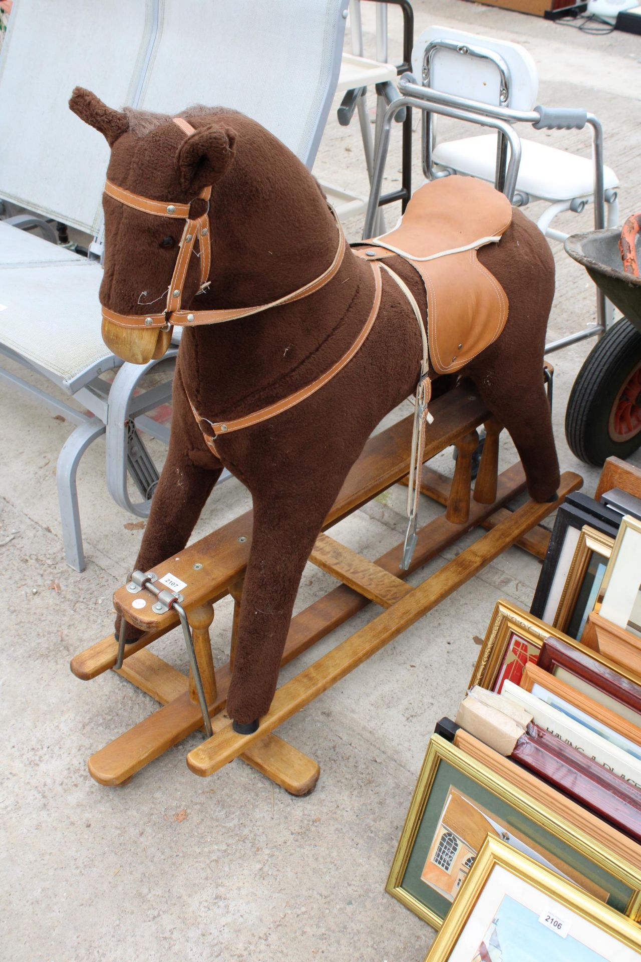 A CHILDS PLUSH AND WOODEN ROCKING HORSE - Bild 2 aus 3