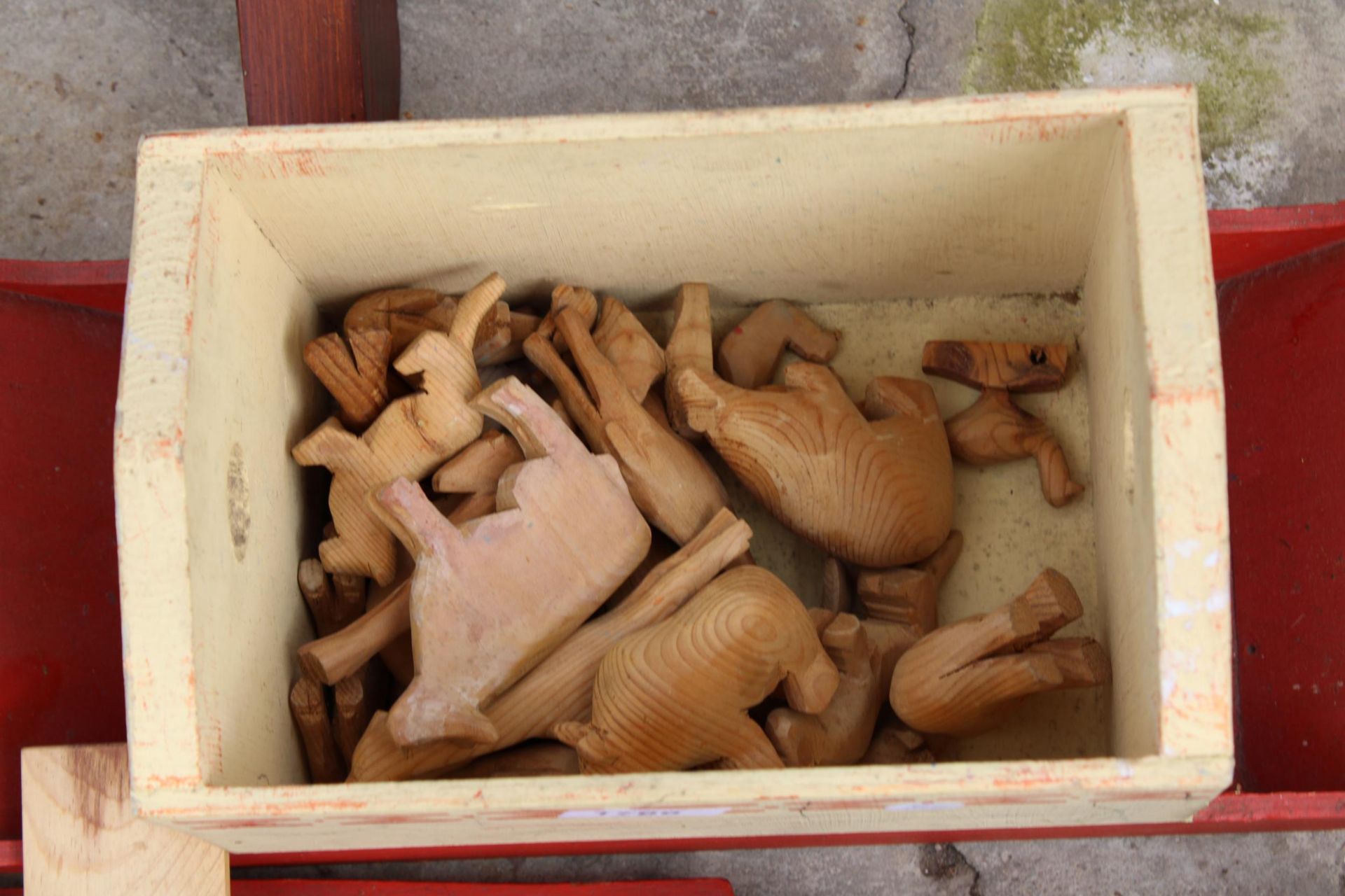 A VINTAGE WOODEN NOAHS ARK AND ANIMALS - Image 3 of 4