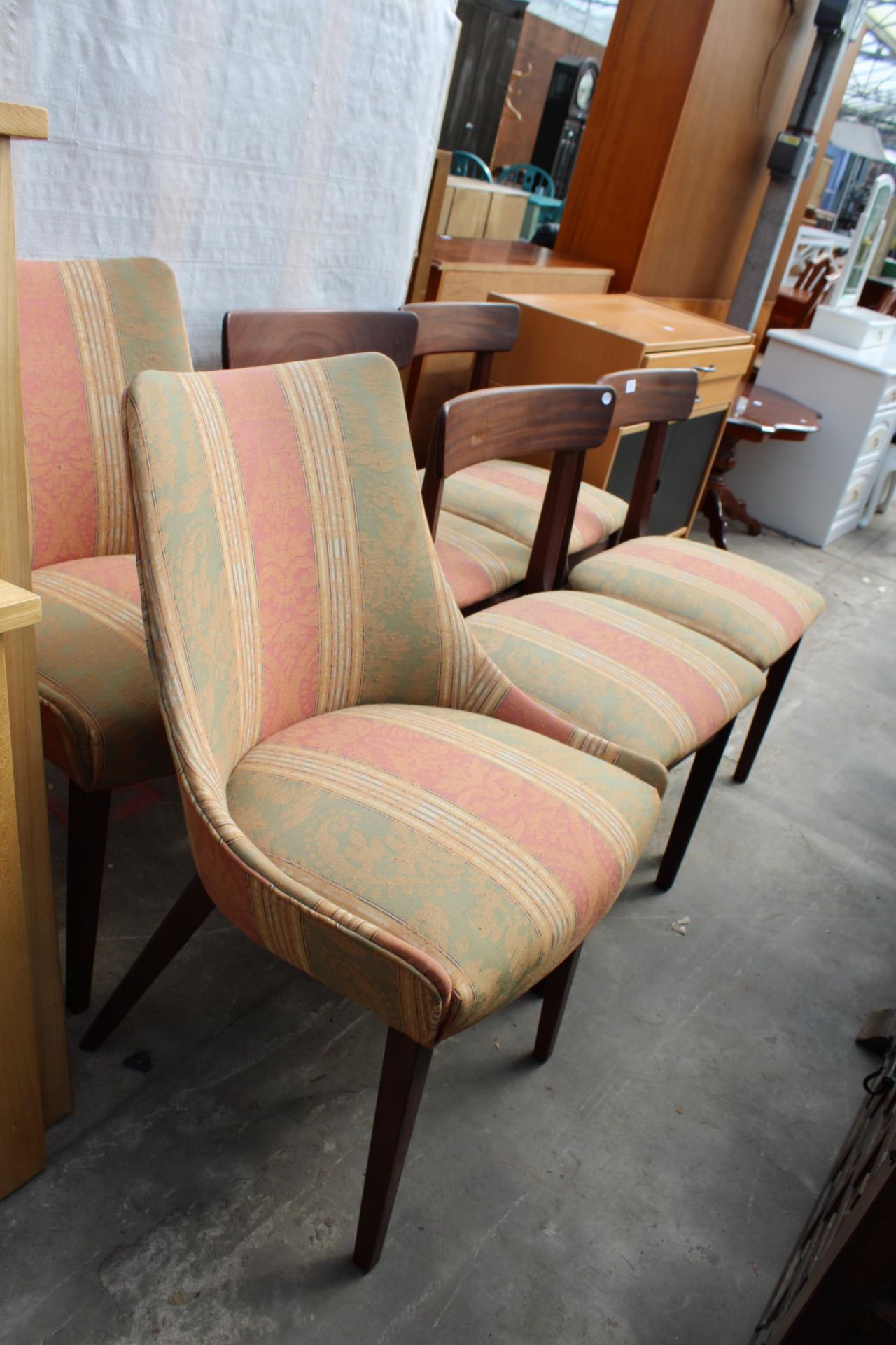 A SET OF FOUR RETRO TEAK DINING CHAIRS AND A PAIR OF CHAIRS IN MATCHING UPHOLSTERY - Image 3 of 3