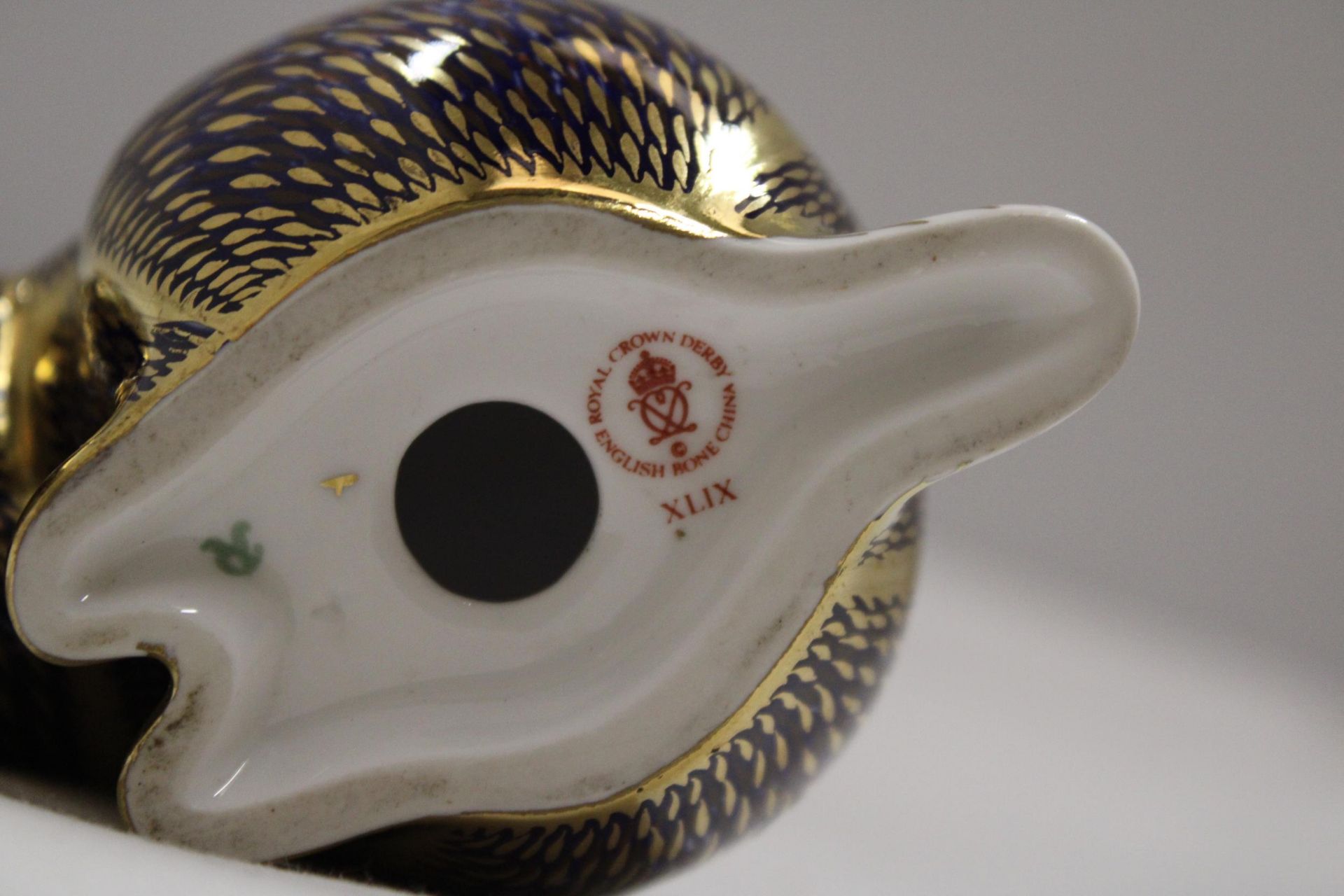 A ROYAL CROWN DERBY BADGER (FIRST) - Image 7 of 7