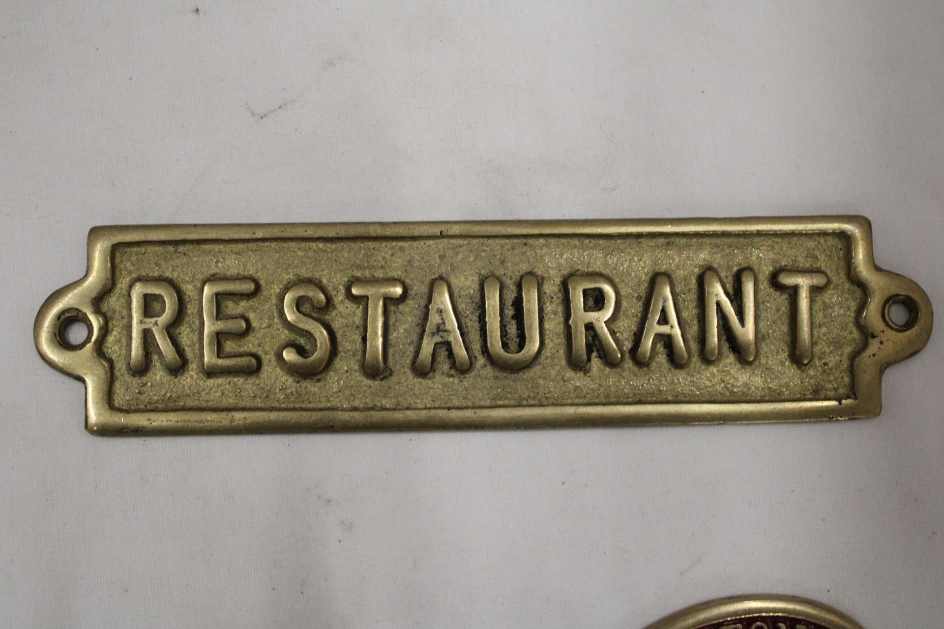 THREE BRASS SIGNS TO INCLUDE, RESTAURANT, BOTTOM LOCK, BRAUNSTON AND BRAUNSTON TUNNEL - Image 5 of 5