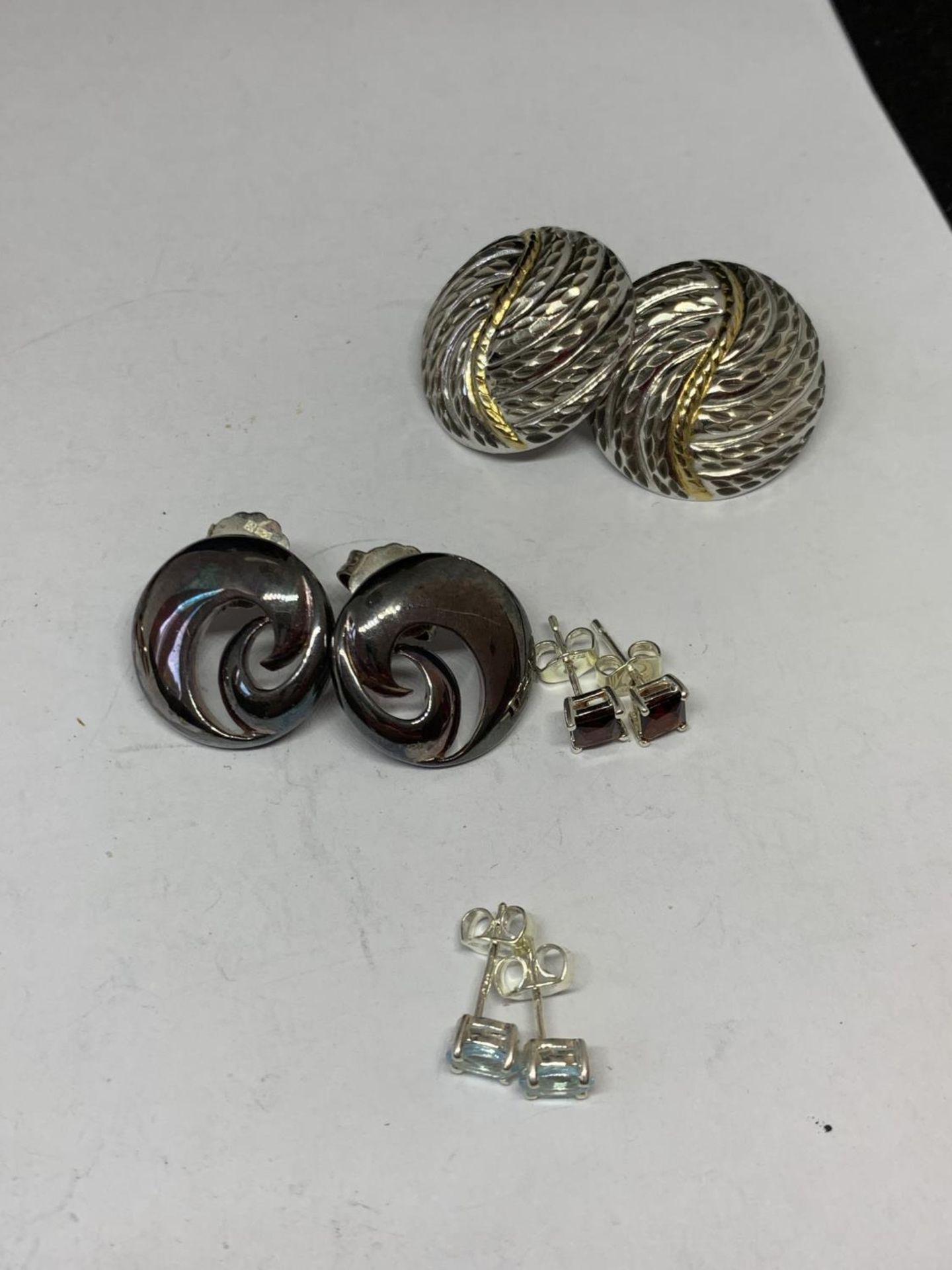 EIGHT PAIRS OF SILVER EARRINGS - Image 3 of 3