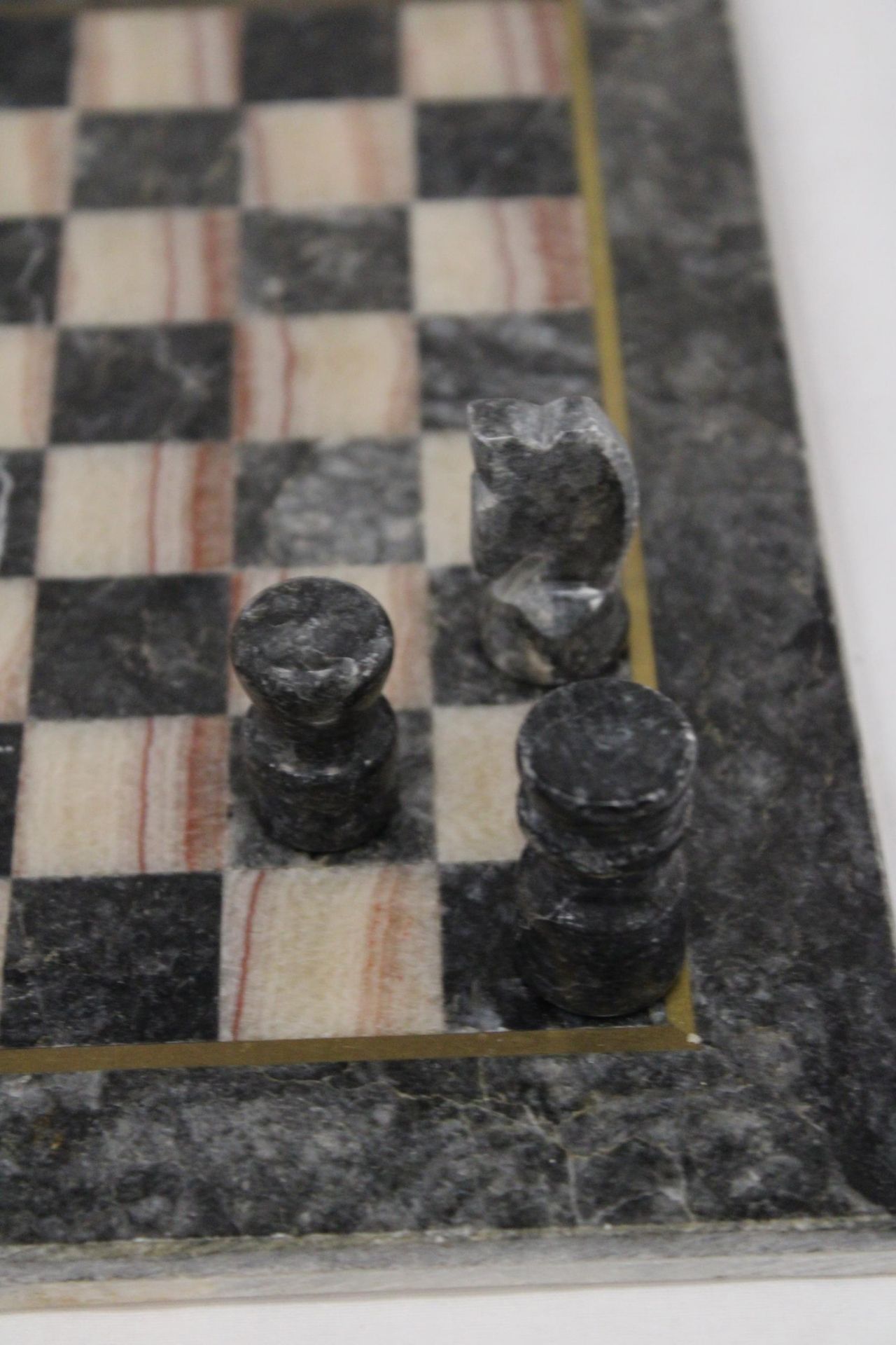 A VINTAGE MARBLE CHESS BOARD AND CHESS PIECES - COMPLETE - Image 6 of 7