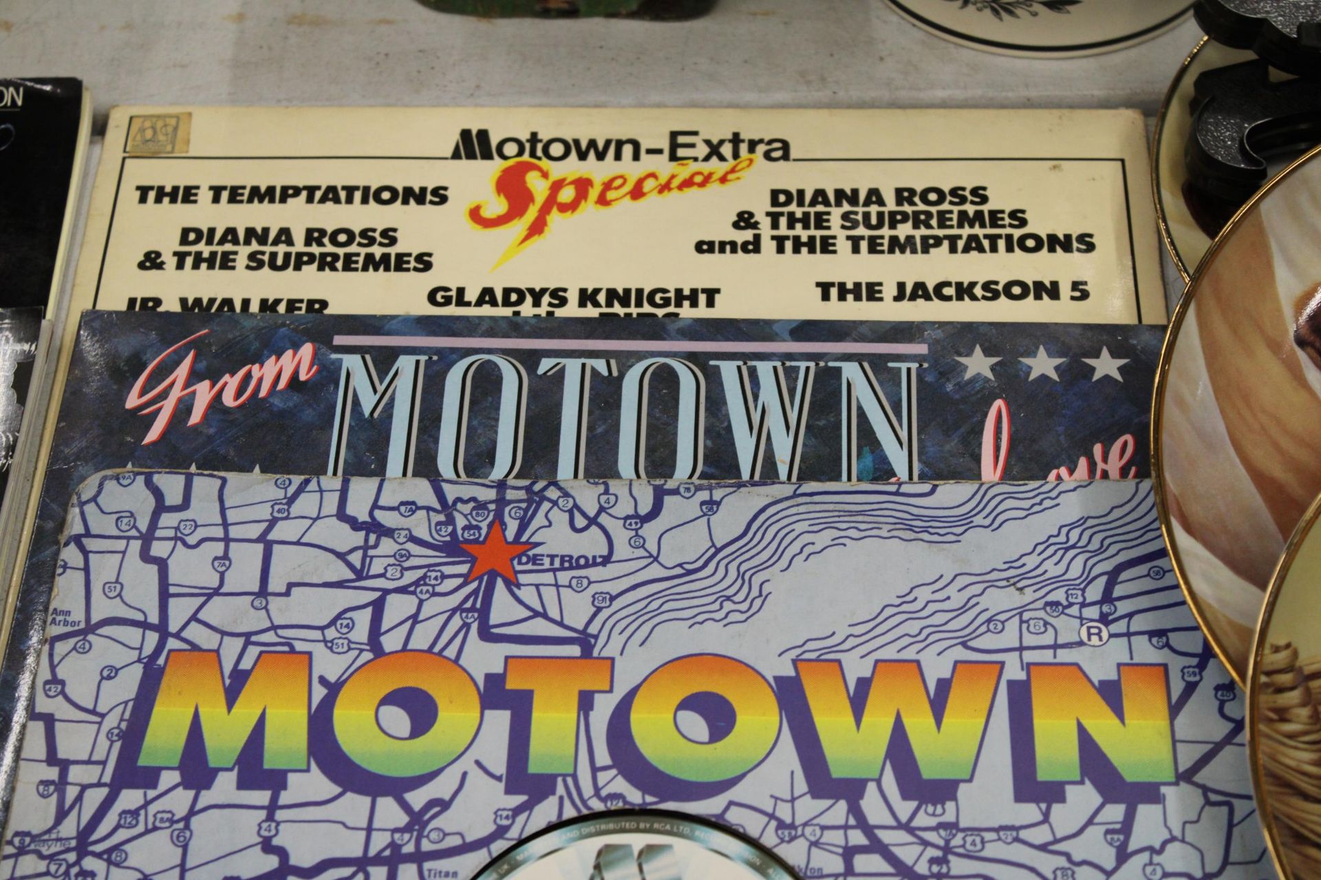 THREE TAMLA MOTOWN LP RECORDS TO INCLUDE ONE DOUBLE AND THREE TAMLA SINGLES - Image 3 of 7