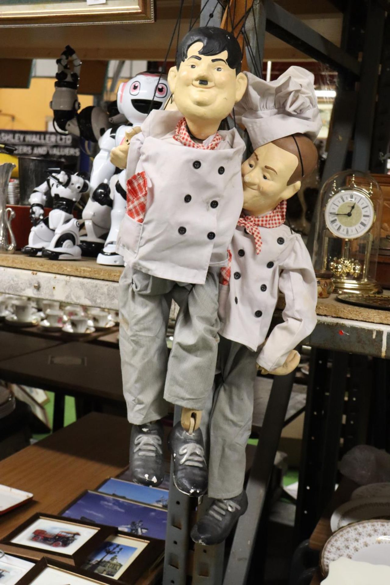 TWO RESIN CHEF STRING PUPPETS - Image 3 of 4