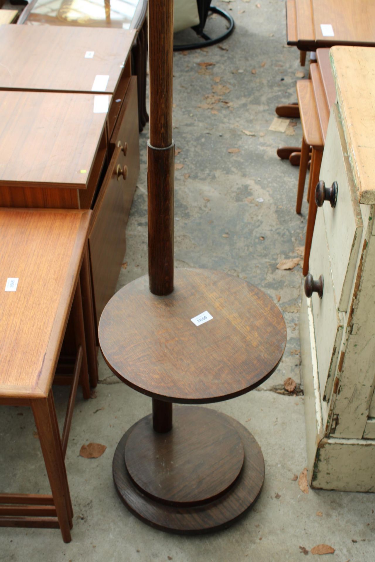 AN OAK ART DECO STANDARD LAMP ON CIRCULAR BASE, STEPPED COLUMN AND CIRCULAR SHELF - Image 2 of 4