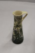 A MOORCROFT POTTERY JUG LIMITED EDITION 4/50 - 18.5 CM IN BOX