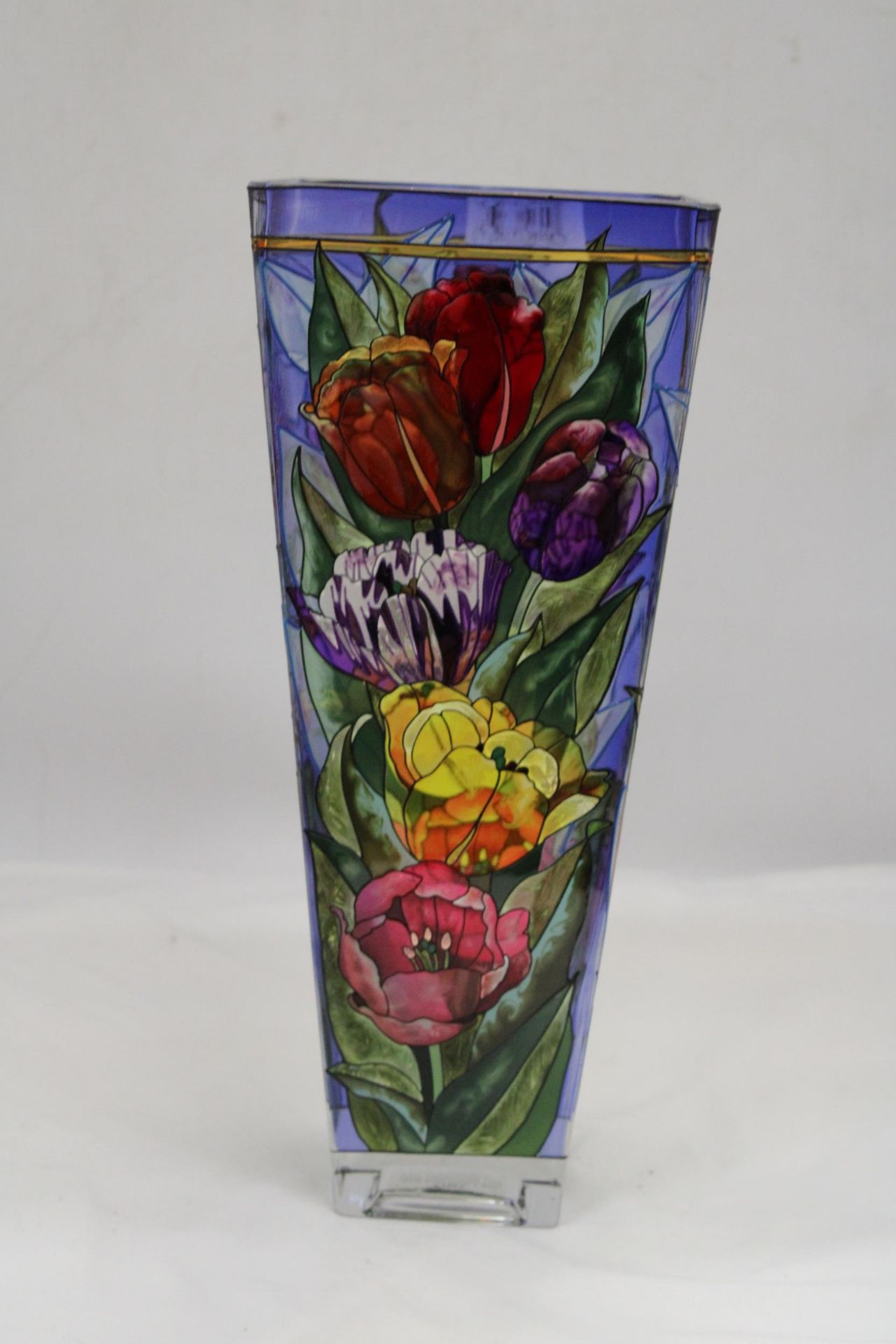 A LARGE HANDPAINTED GLASS VASE, HEIGHT 34CM - Image 2 of 6