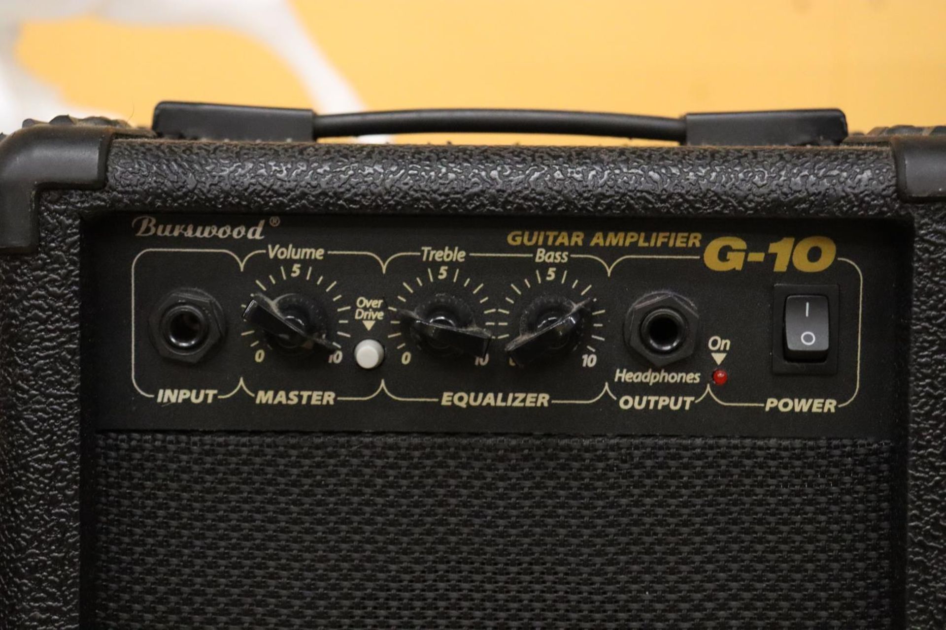 A SMALL BURSWOOD GUITAR AMPLIFIER - Image 2 of 5