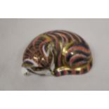 A ROYAL CROWN DERBY SLEEPING CAT (FIRSTS)