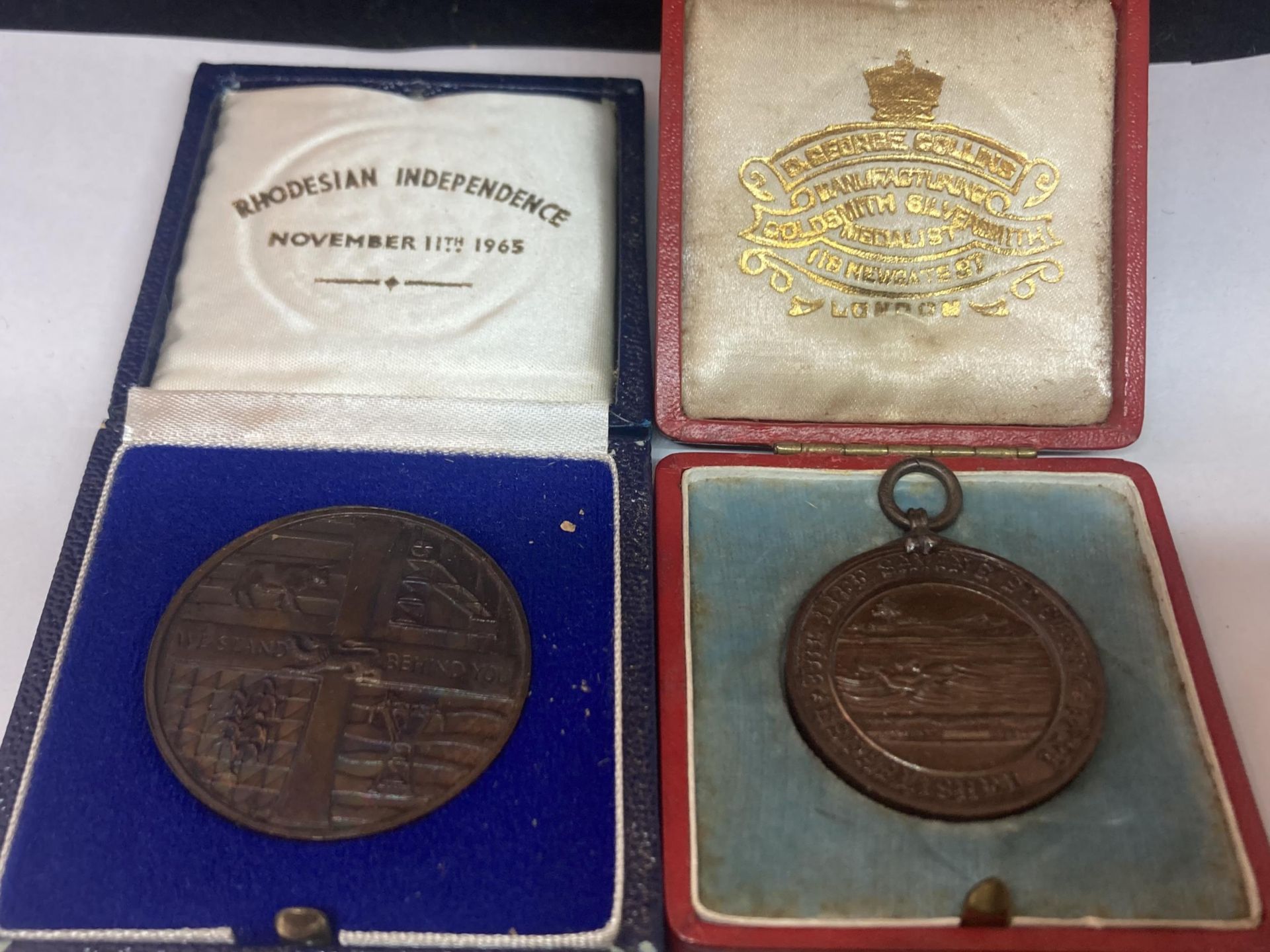 FOUR COMMEMORATIVE MEDALS, TO INCLUDE RHODESIAN INDEPENDANCE, PHOTOGRAPHY ETC - Image 2 of 5