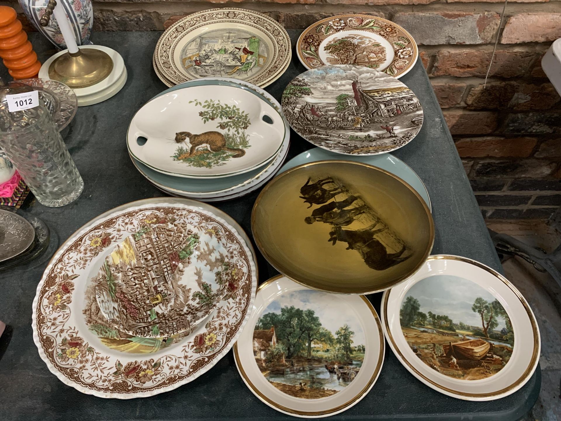 A QUANTITY OF PLATES TO INCLUDE R.A WARE, WOOD AND SONS ETC