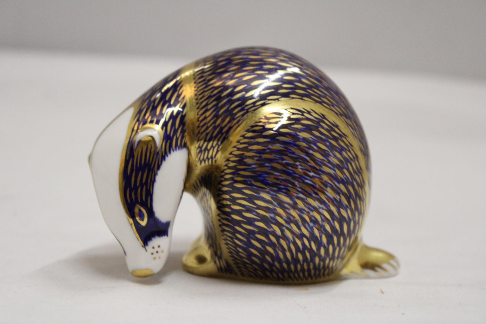 A ROYAL CROWN DERBY BADGER (FIRST) - Image 2 of 7