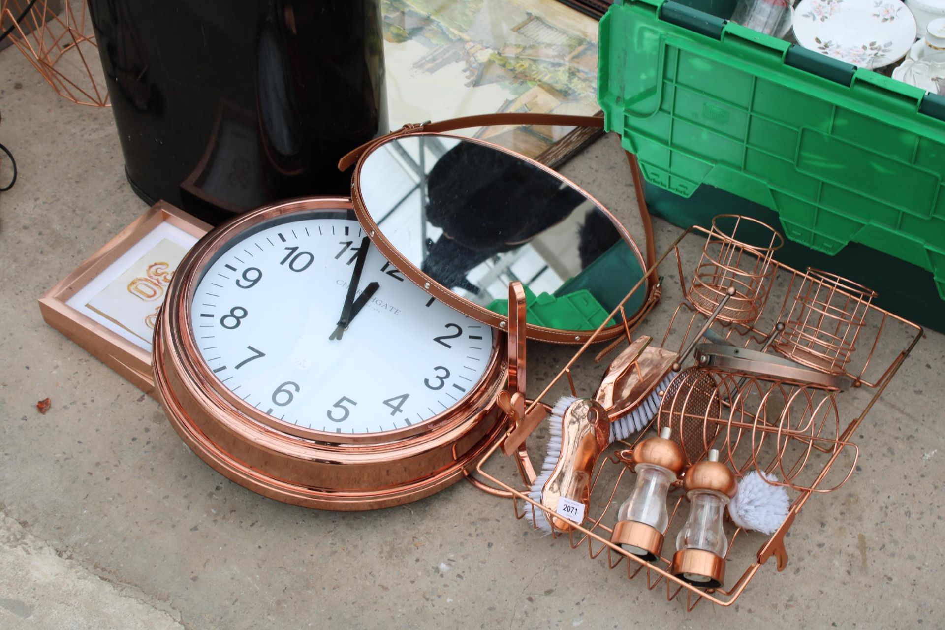 A LARGE ASSORTMENT OF ITEMS TO INCLUDE CLOCKS, MIRRORS, A BIN AND PANS ETC - Image 2 of 7