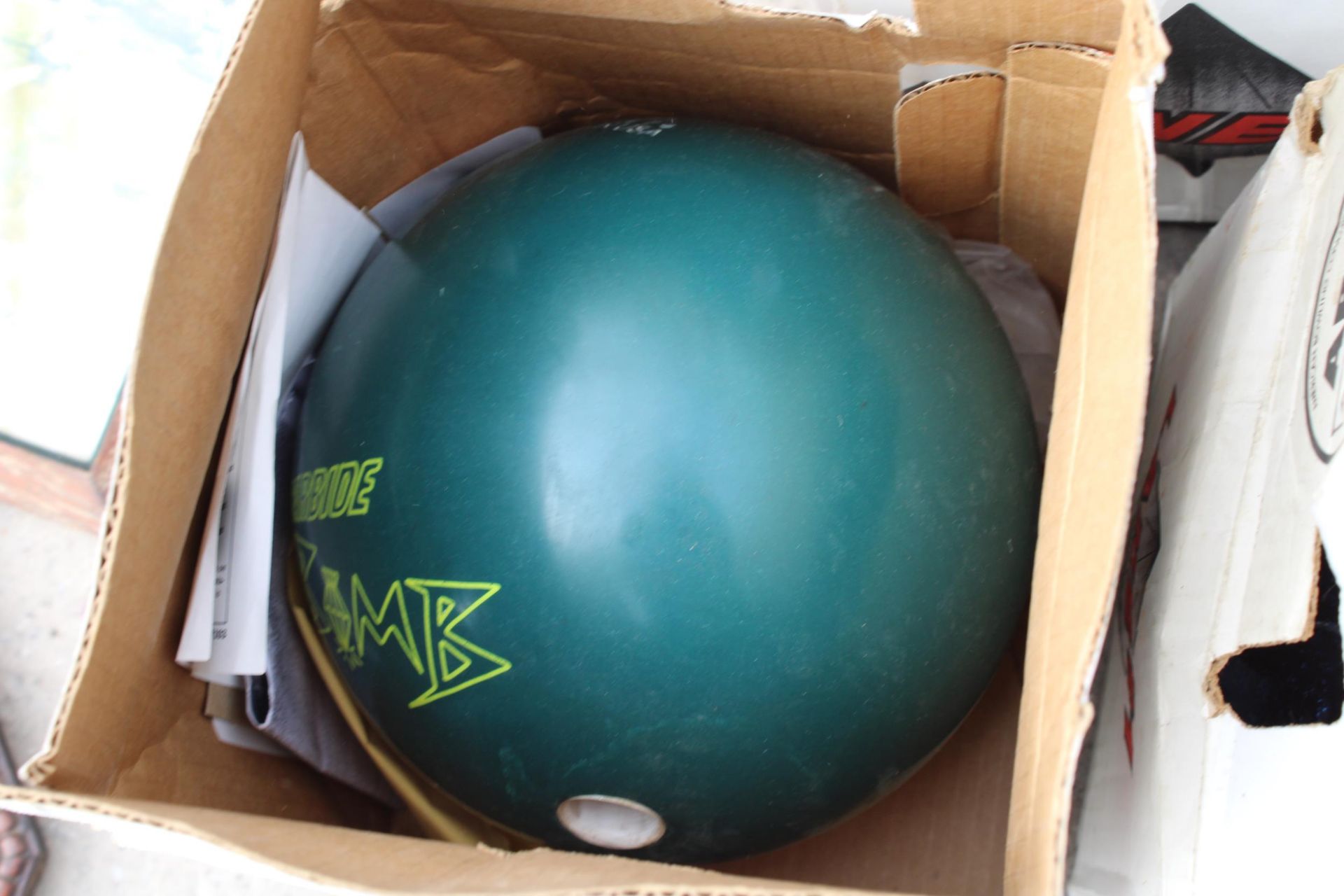 FIVE AS NEW AND BOXED TEN PIN BOWLING BALLS - Image 5 of 7