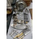 A QUANTITY OF SILVER PLATED AND METAL ITEMS TO INCLUDE GOBLETS, A CRUET SET, DISHES, FLATWARE, ETC