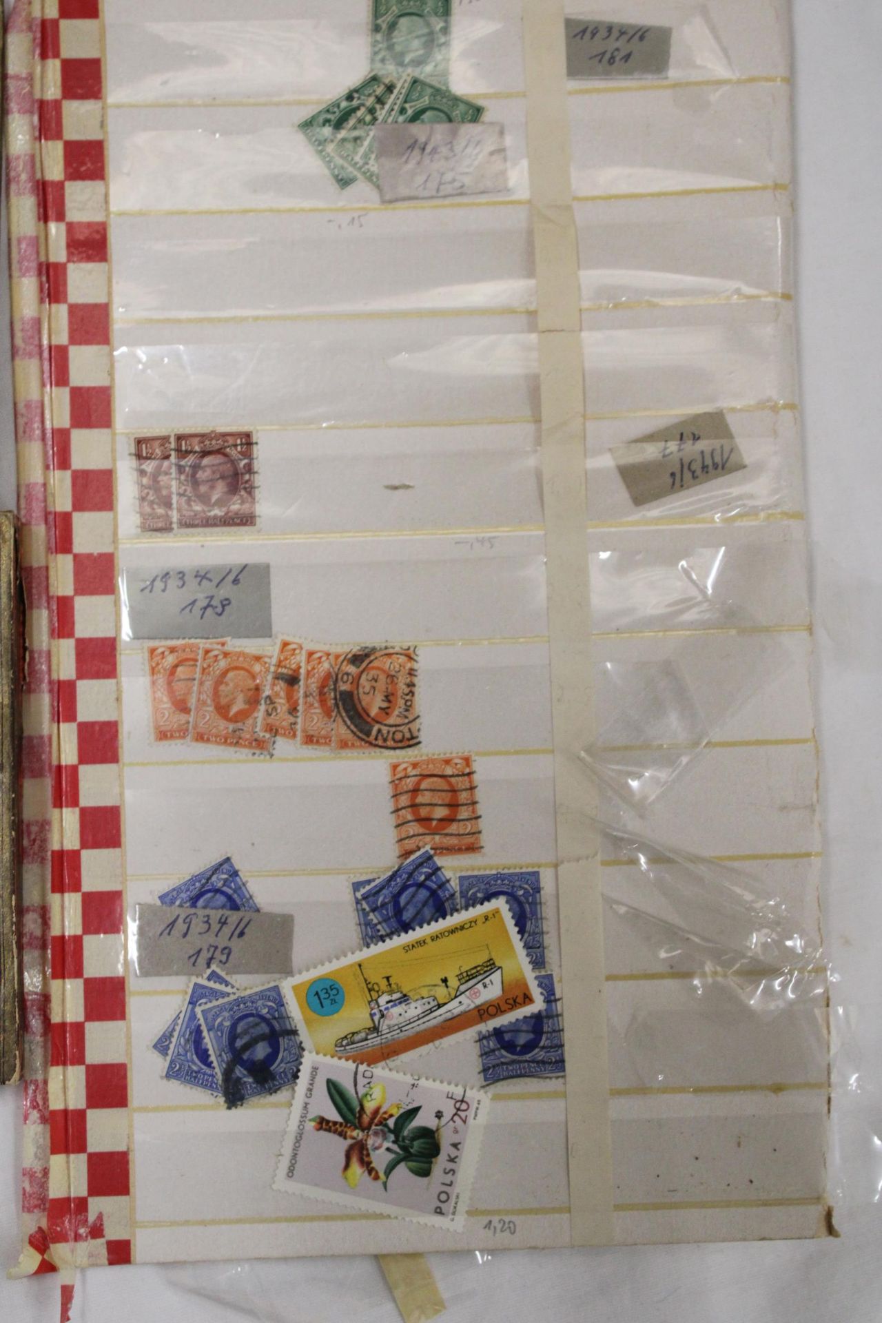 A LARGE QUANTITY OF LOOSE STAMPS FROM AROUND THE WORLD - Bild 2 aus 6