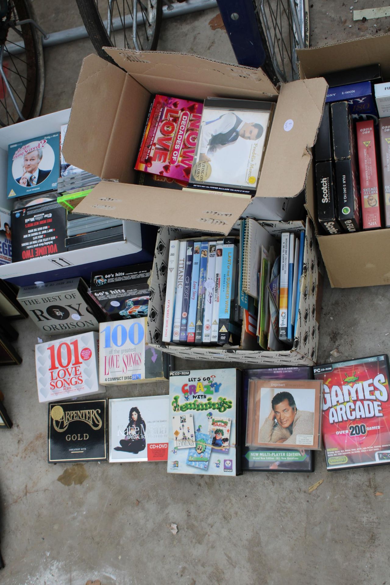 AN ASSORTMENT OF CDS, DVDS AND VHS VIDEOS - Image 3 of 3