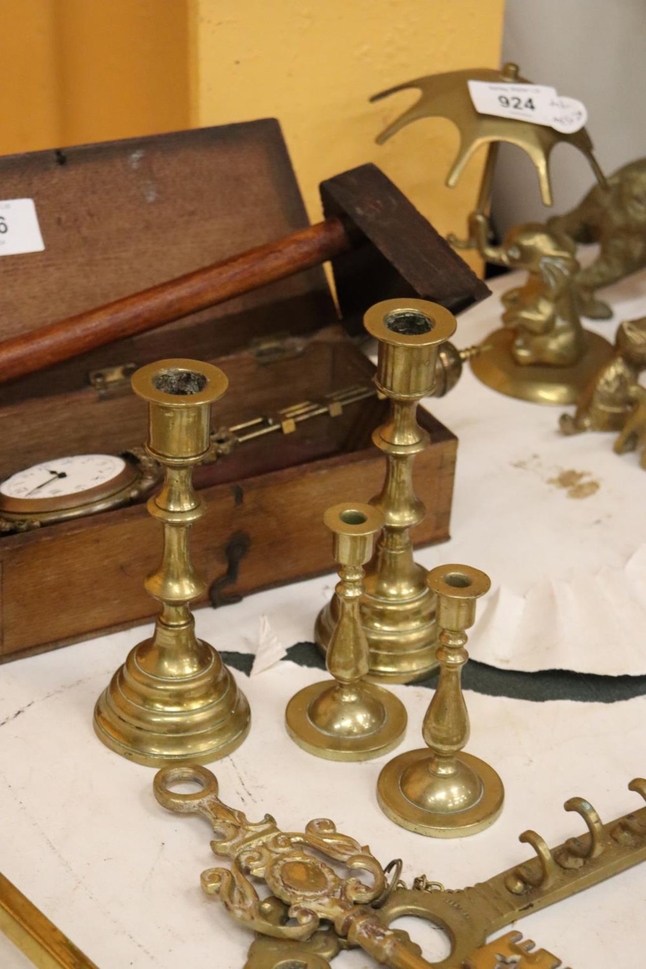 THREE BRASS KEYS AND TWO SMALL PAIRS OF CANDLESTICKS - Image 3 of 5