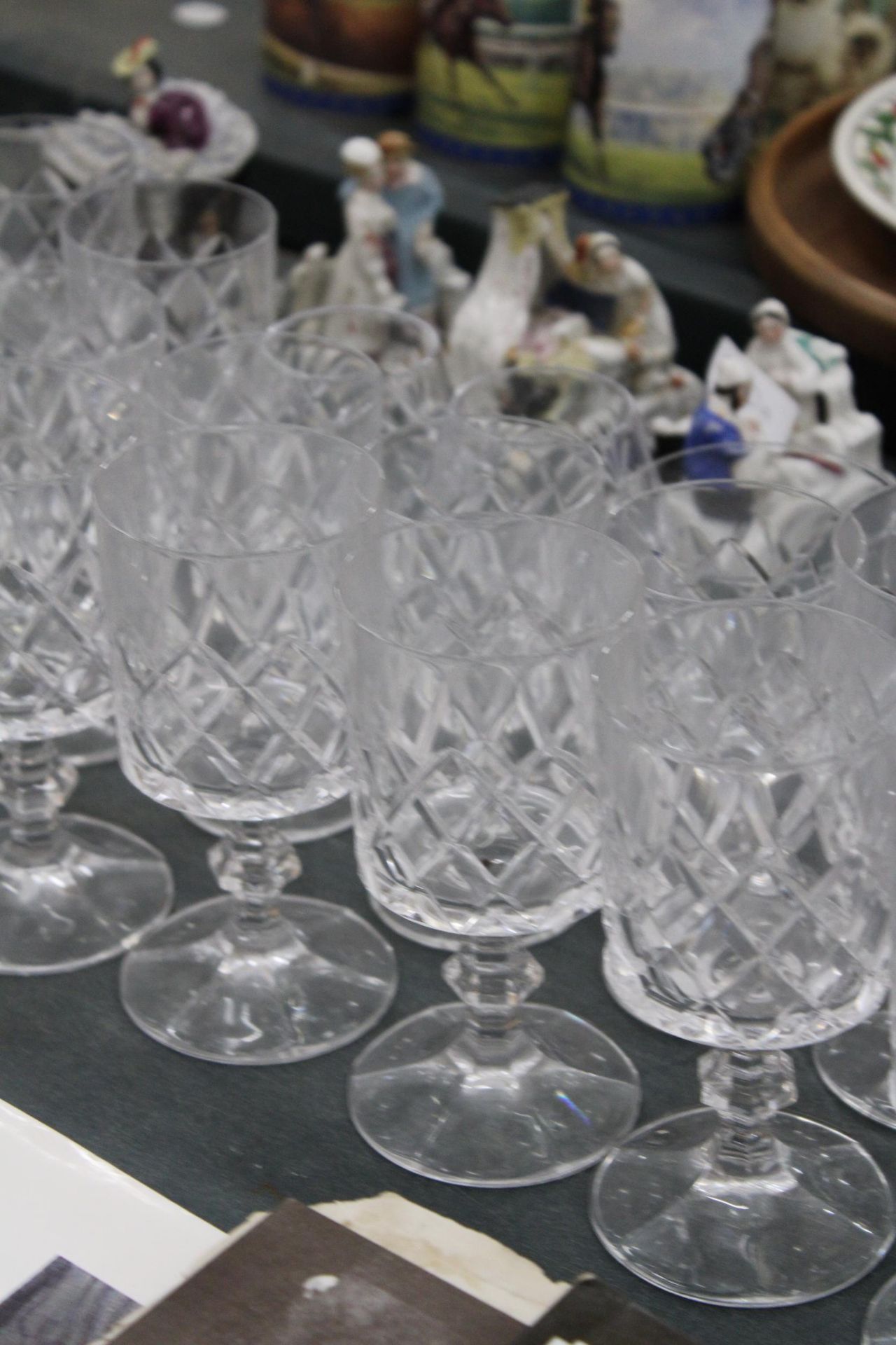 A QUANTITY OF GLASSES TO INCLUDE WINE, TUMBLERS, ETC - Image 3 of 7