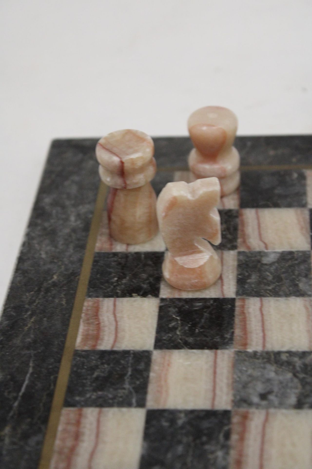 A VINTAGE MARBLE CHESS BOARD AND CHESS PIECES - COMPLETE - Image 4 of 7