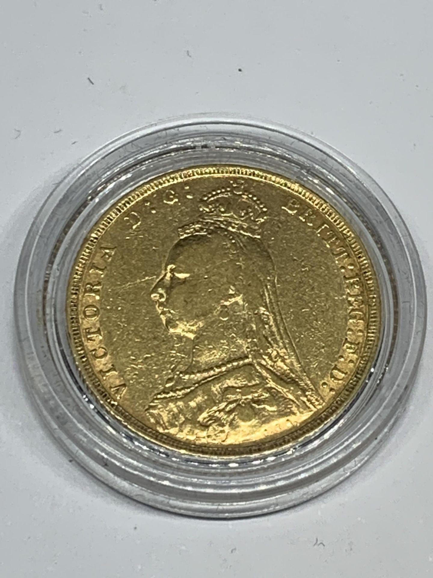 AN 1892 GOLD SOVEREIGN QUEEN VICTORIA JUBILEE HEAD - Bild 2 aus 2