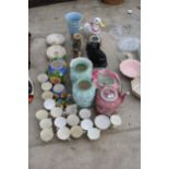 AN ASSORTMENT OF ITEMS TO INCLUDE A WEDGWOOD QUEENS WARE VASE, AN ORIENTAL STYLE TEAPOT AND CUPS ETC