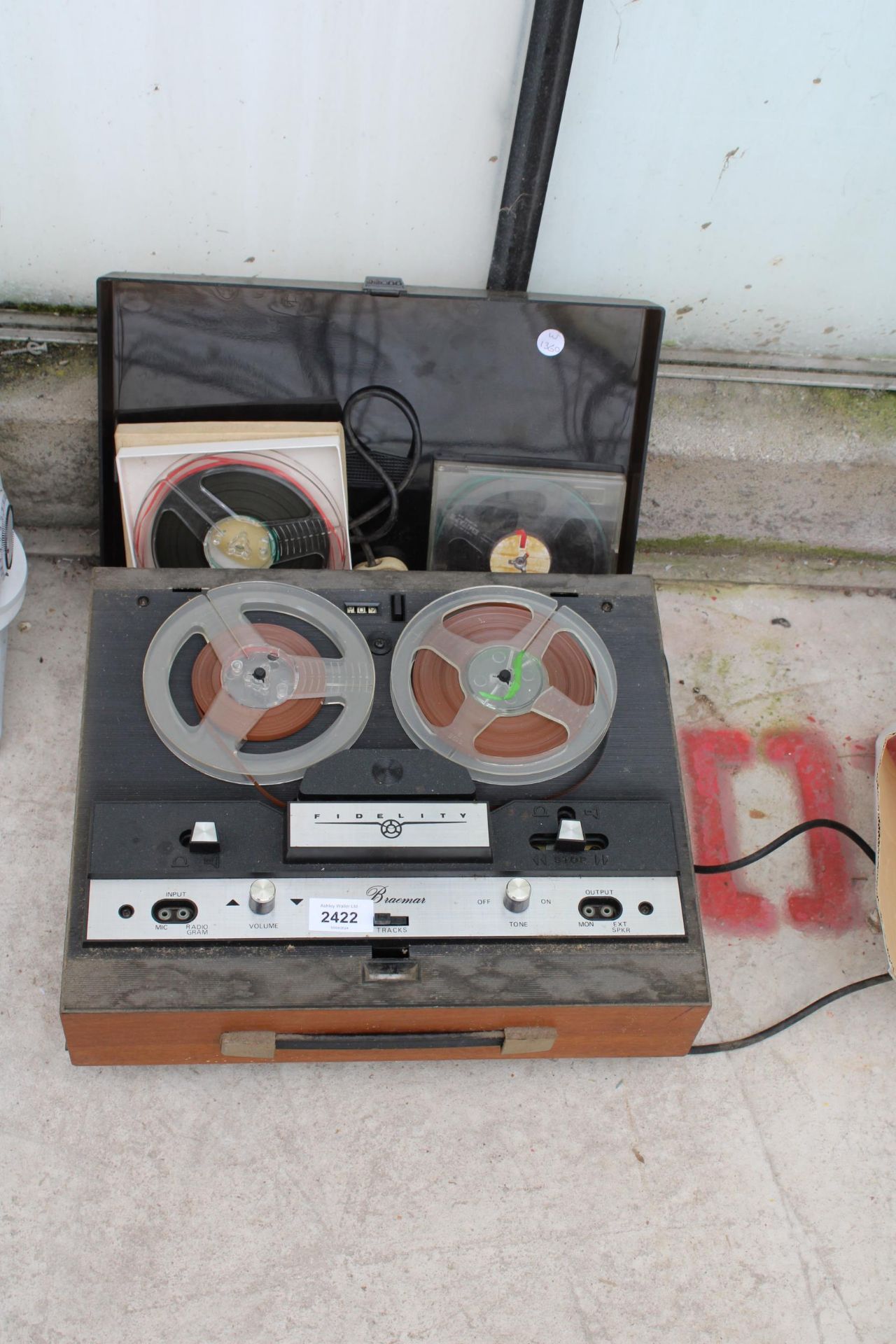 A FIDELITY TAPE TO TAPE PLAYER
