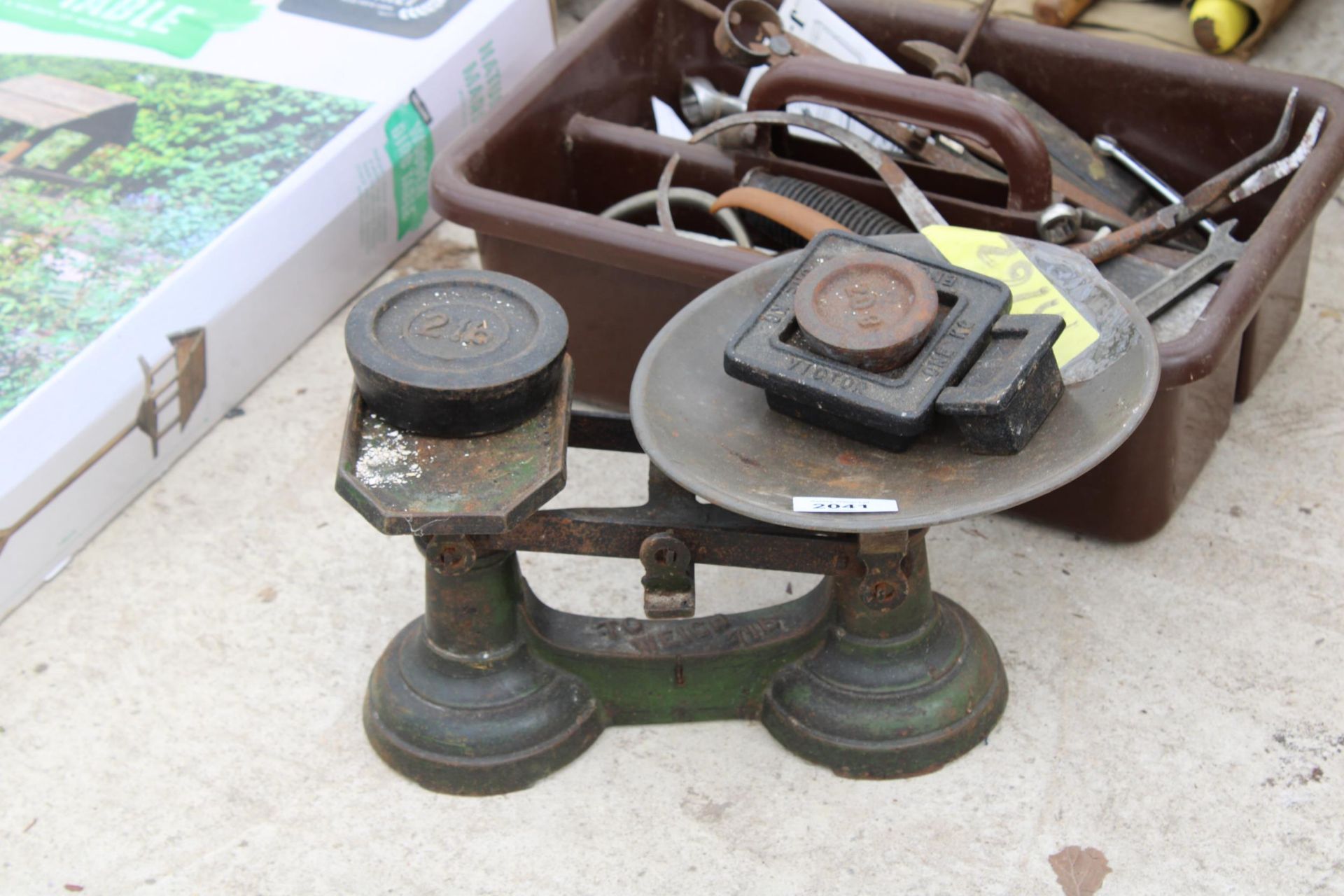 AN ASSORTMENT OF TOOLS TO INCLUDE CALIPERS, SPANNERS AND A SET OF SCALES AND WEIGHTS - Image 3 of 3