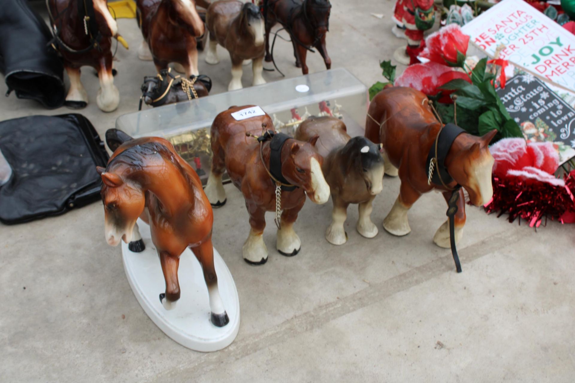 AN ASSORTMENT OF CERAMIC MODEL HORSES TO INCLUDE TWO CARTS - Image 2 of 4